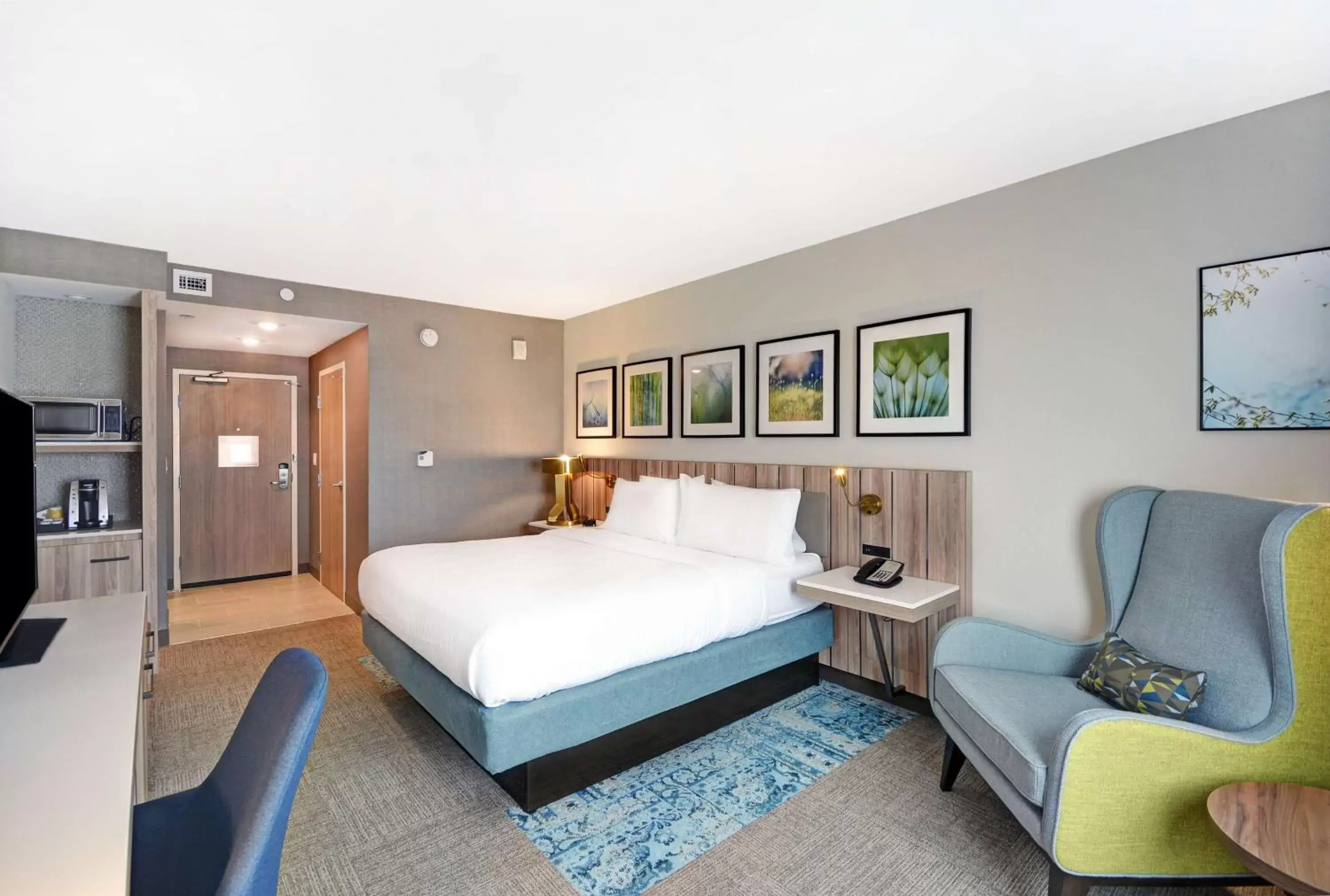 Bedroom in Hilton Garden Inn Houston Hobby Airport