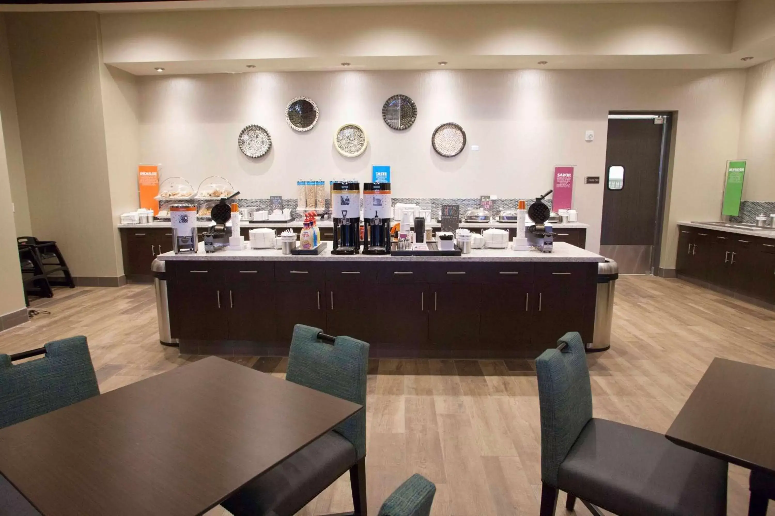 Breakfast, Restaurant/Places to Eat in Hampton Inn & Suites St. Paul Downtown