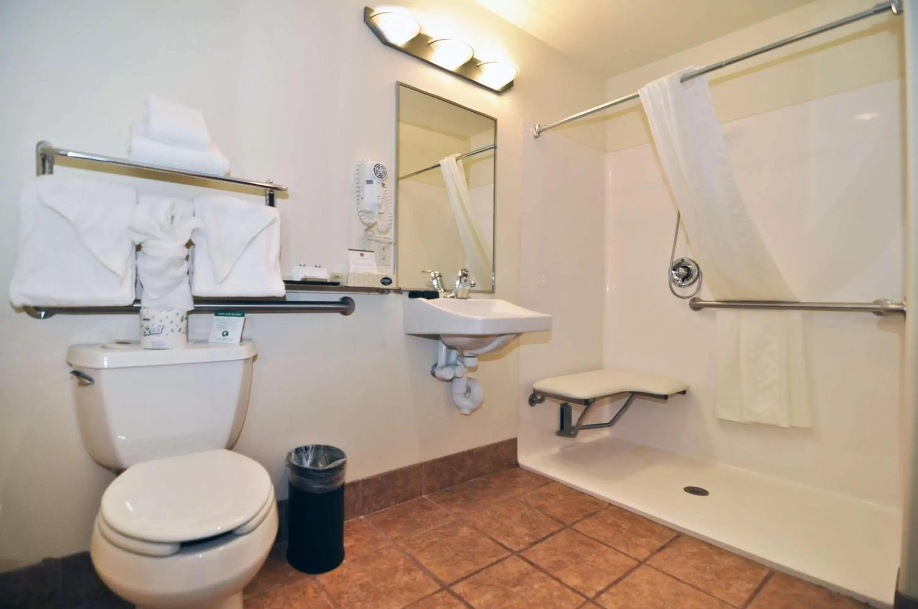 Photo of the whole room, Bathroom in Best Western Plus Eagleridge Inn & Suites
