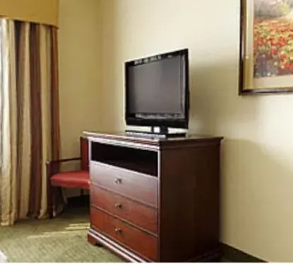 Decorative detail, TV/Entertainment Center in Holiday Inn Express & Suites Lexington North West-The Vineyard, an IHG Hotel