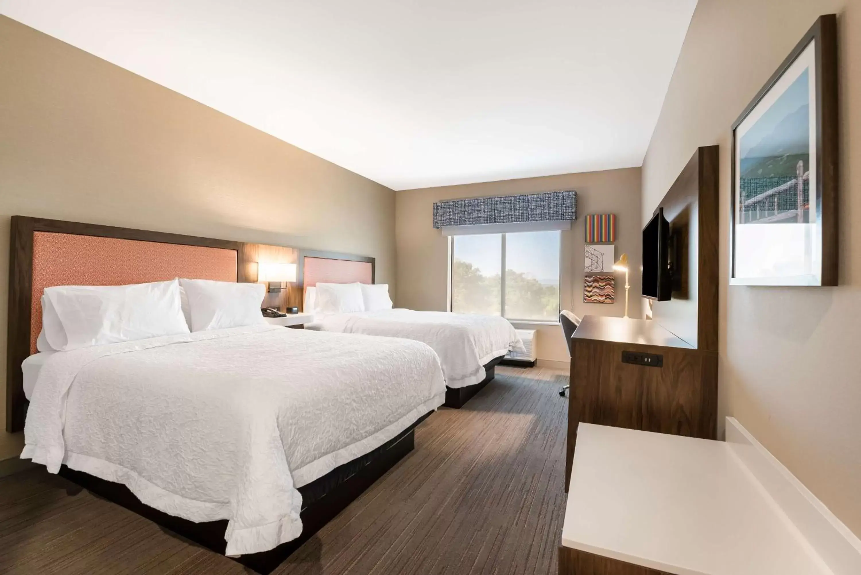 Queen Room with Two Queen Beds - Hearing Accessible/Non-Smoking in Hampton Inn Batesville, Ar Queen Room with Two Queen Beds - Hearing Accessible/Non-Smoking in Hampton Inn Batesville, Ar