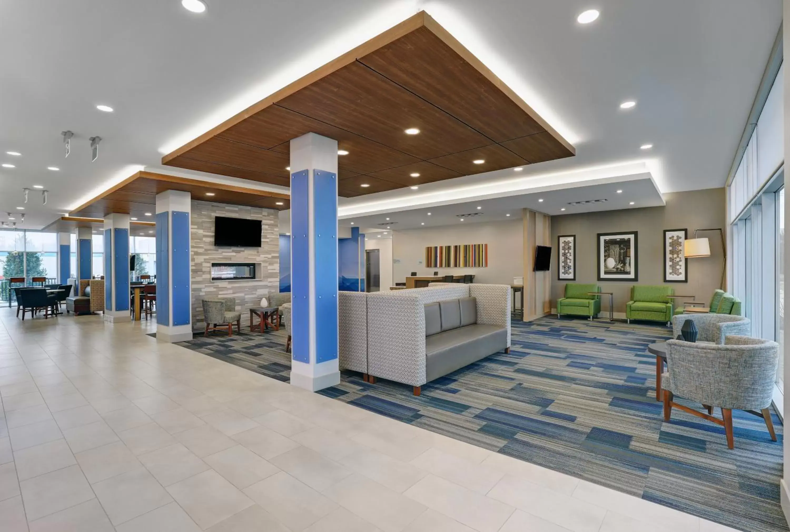 Lobby or reception in Holiday Inn Express & Suites - Collingwood Lobby or reception in Holiday Inn Express & Suites - Collingwood