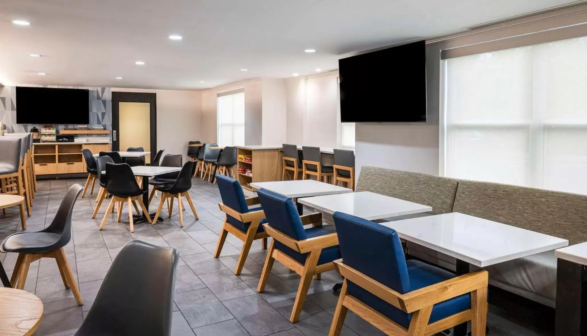 Lobby or reception, Restaurant/Places to Eat in Hyatt House Herndon/Reston