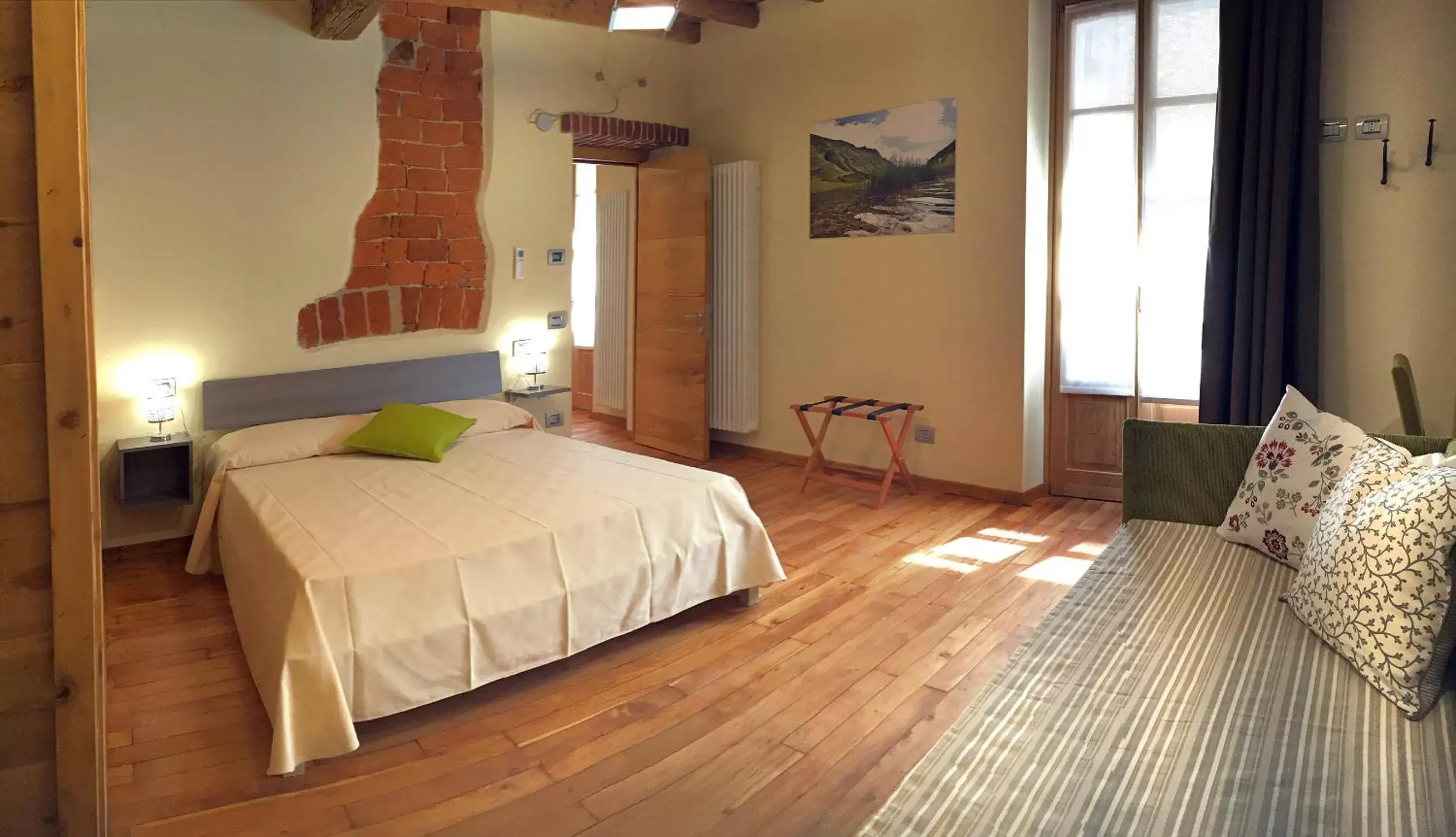 Photo of the whole room, Bed in Osteria Senza Fretta Rooms for Rent