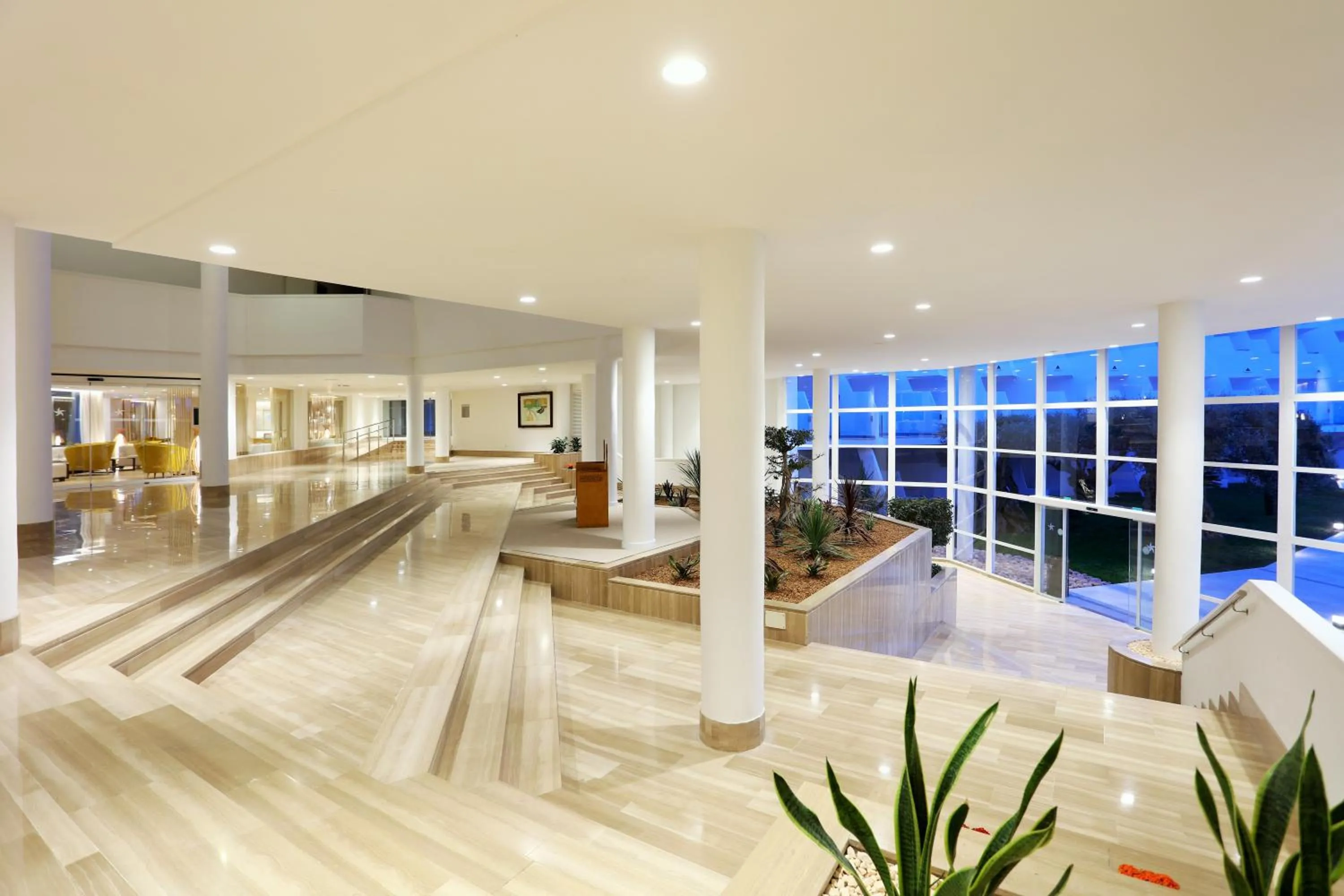 Lobby or reception in Iberostar Waves Playa de Muro