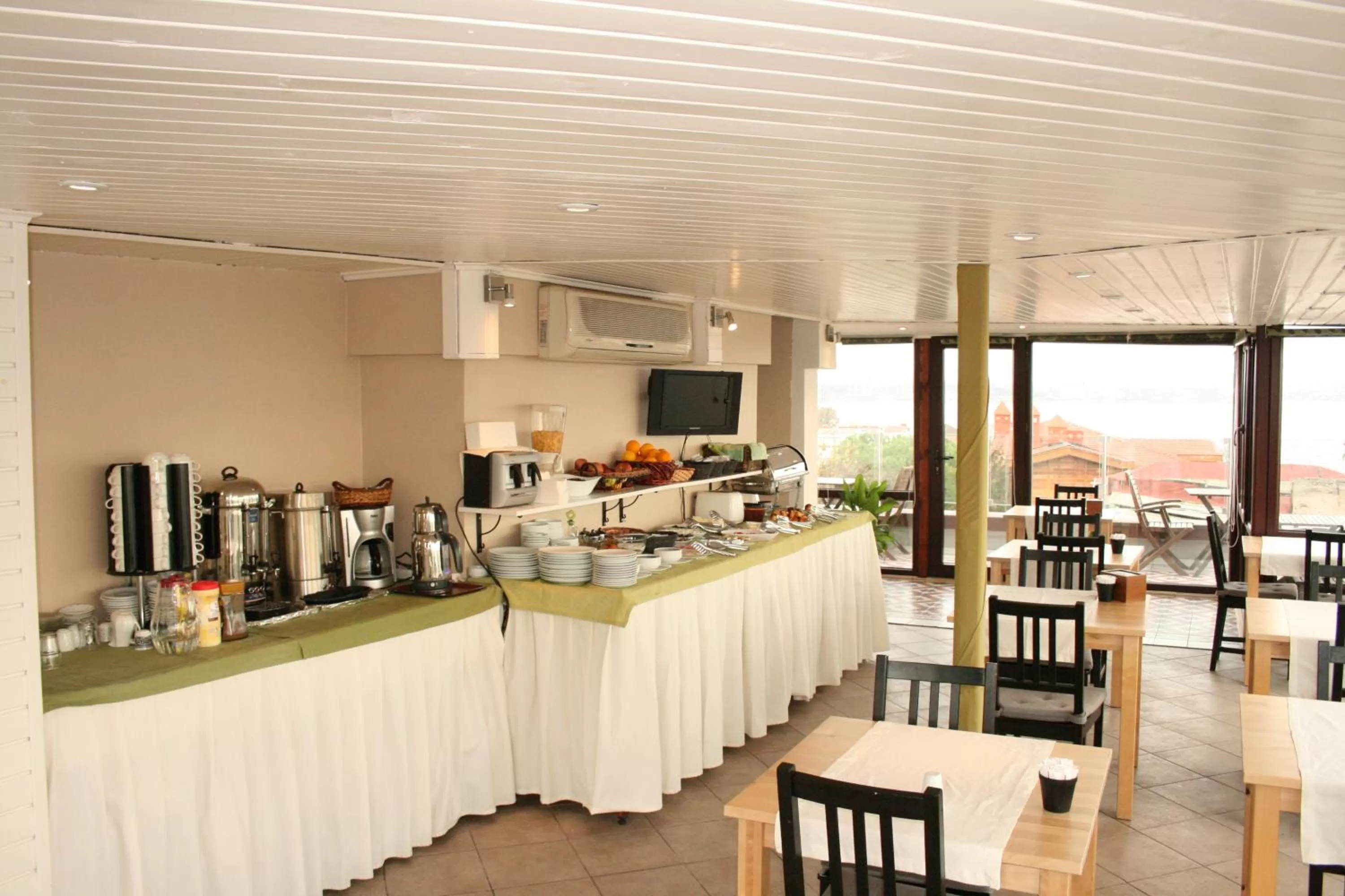 Restaurant/places to eat in Mangana Konak Hotel