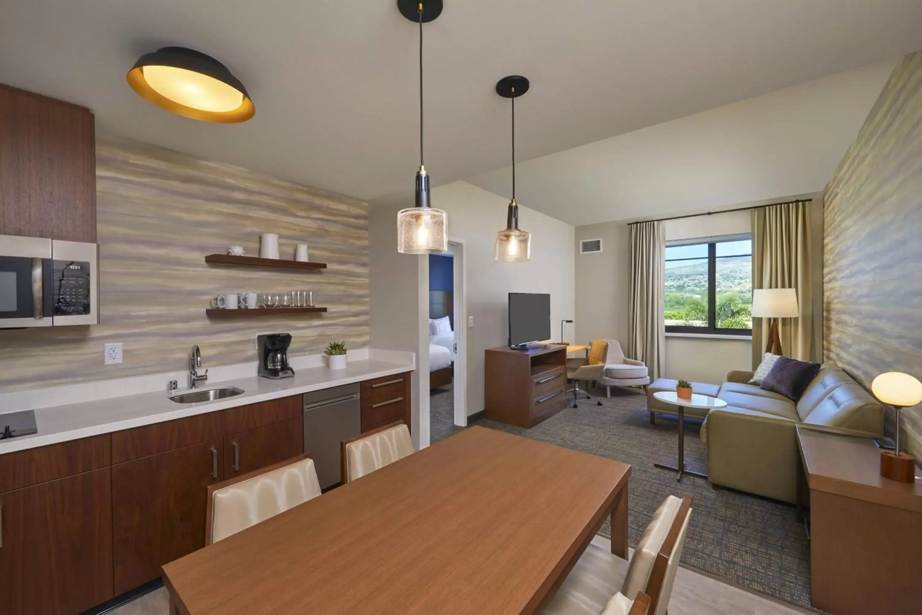 Bedroom, Kitchen/Kitchenette in Residence Inn by Marriott Oahu Kapolei