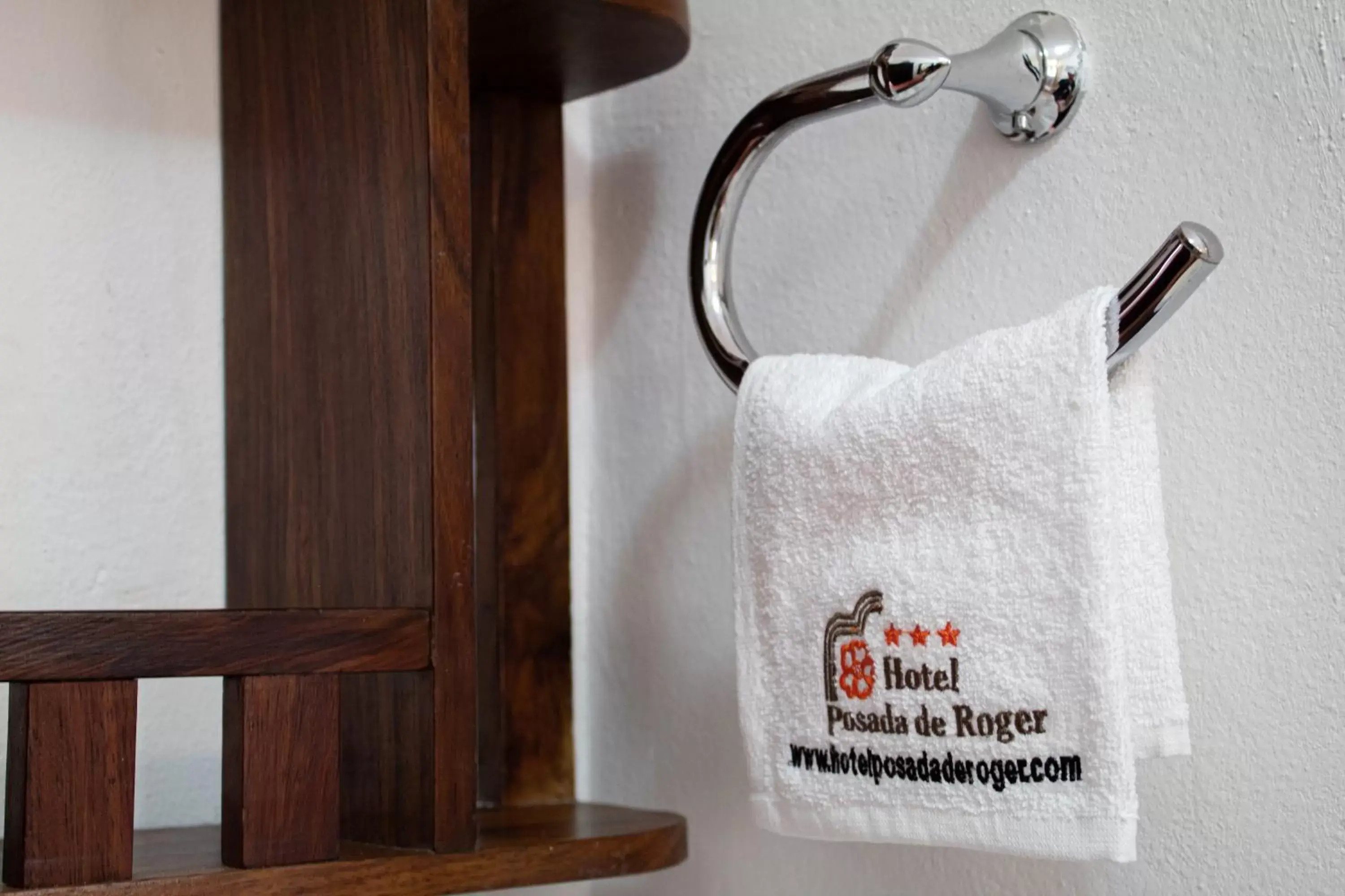 Decorative detail, Bathroom in Hotel Posada De Roger