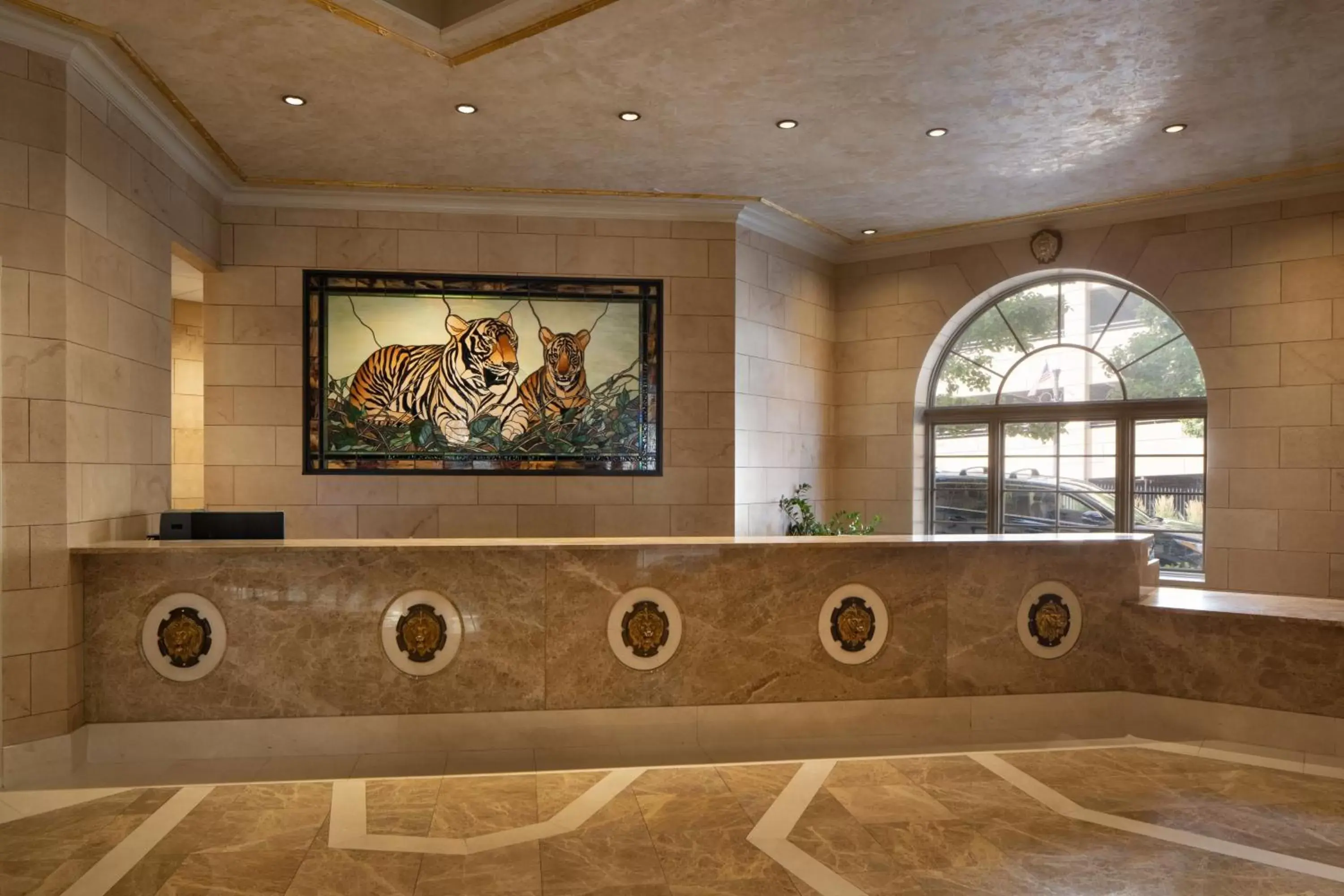 Lobby or reception, Bathroom in The Davenport Tower, Autograph Collection