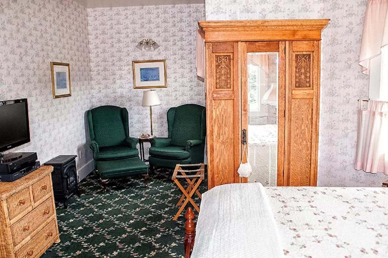 Seating Area in Anchorage Inn B&B