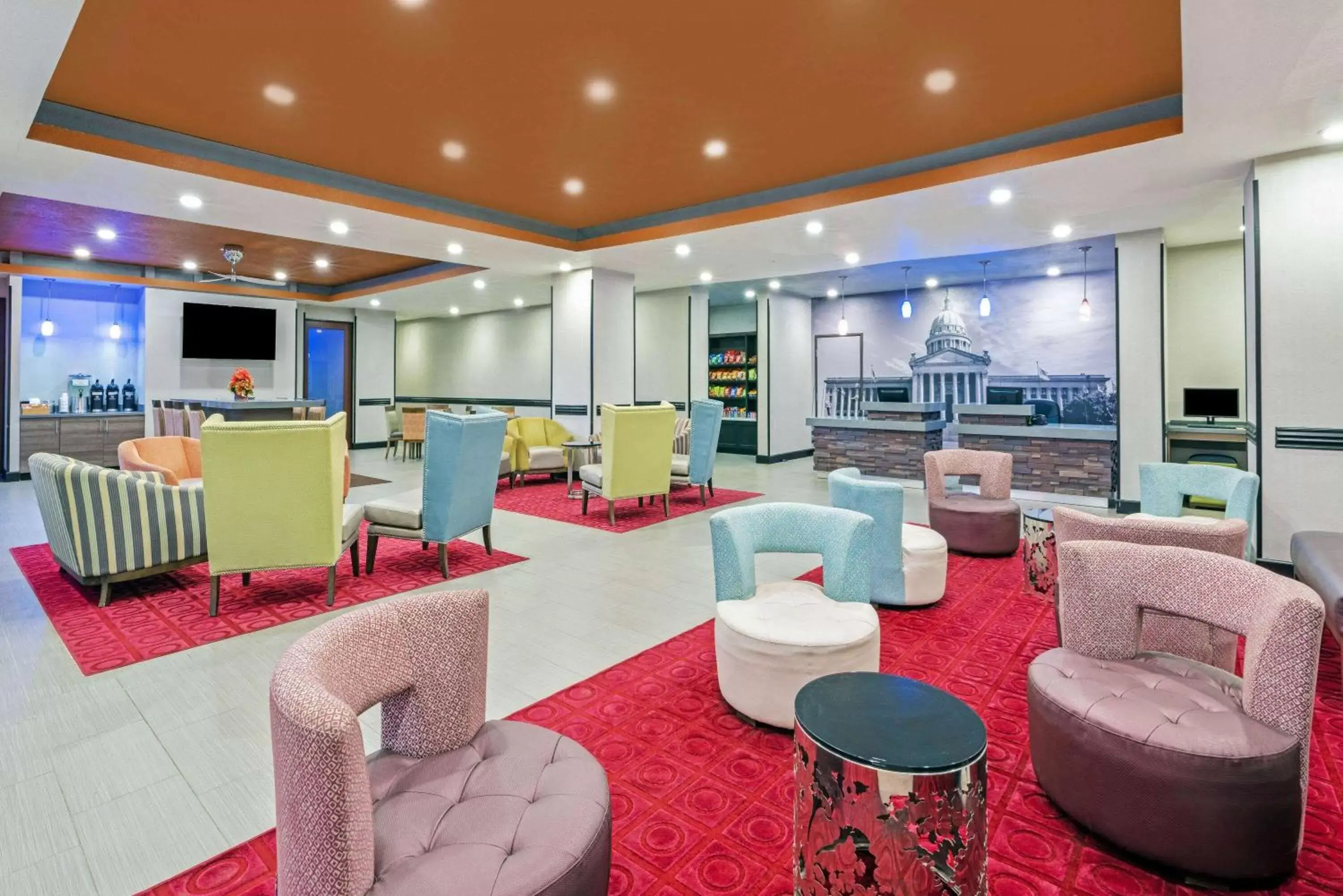 Lobby or reception, Lounge/Bar in La Quinta by Wyndham Guthrie