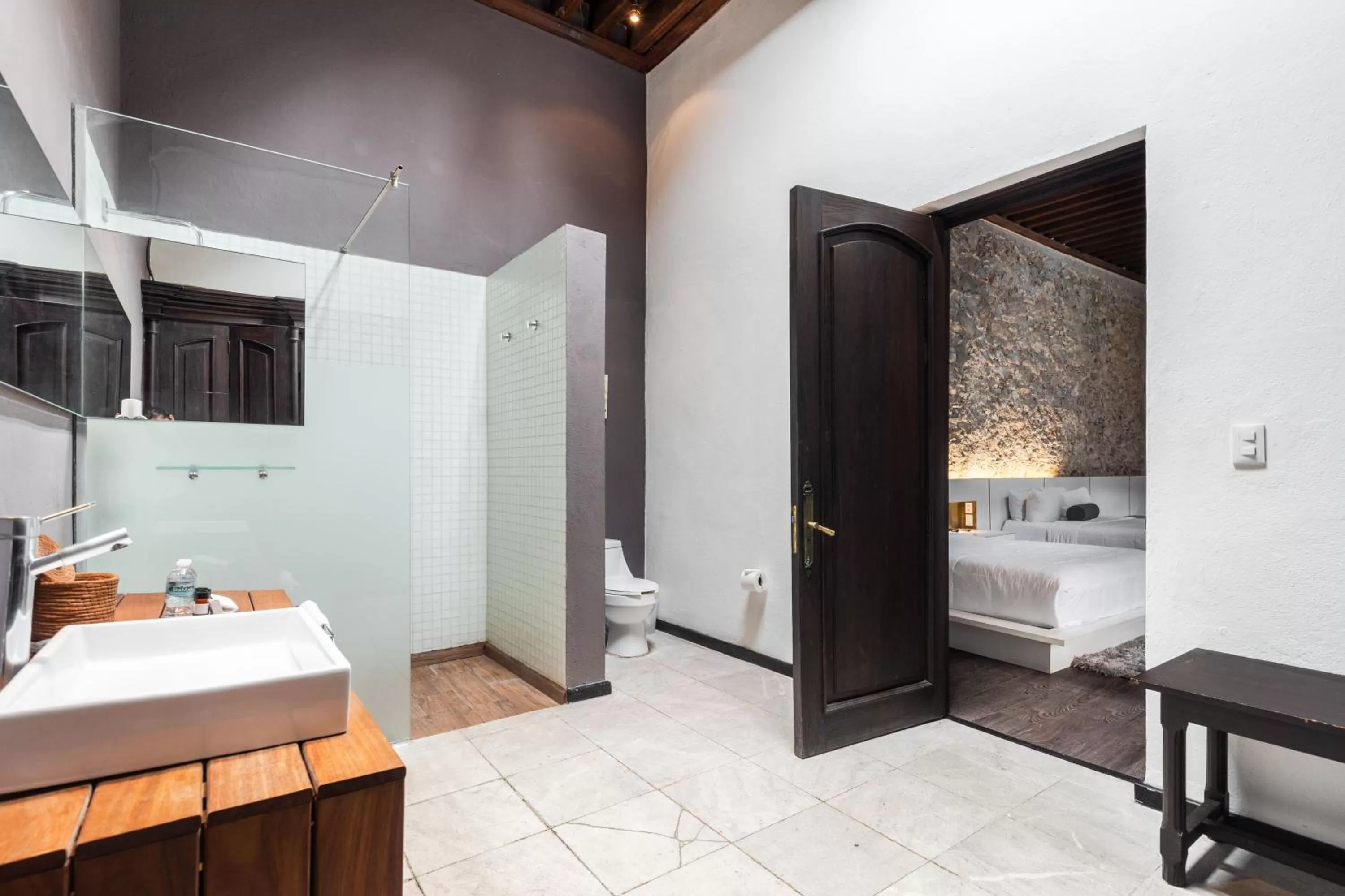 Bathroom in El Mesón de Santa Rosa