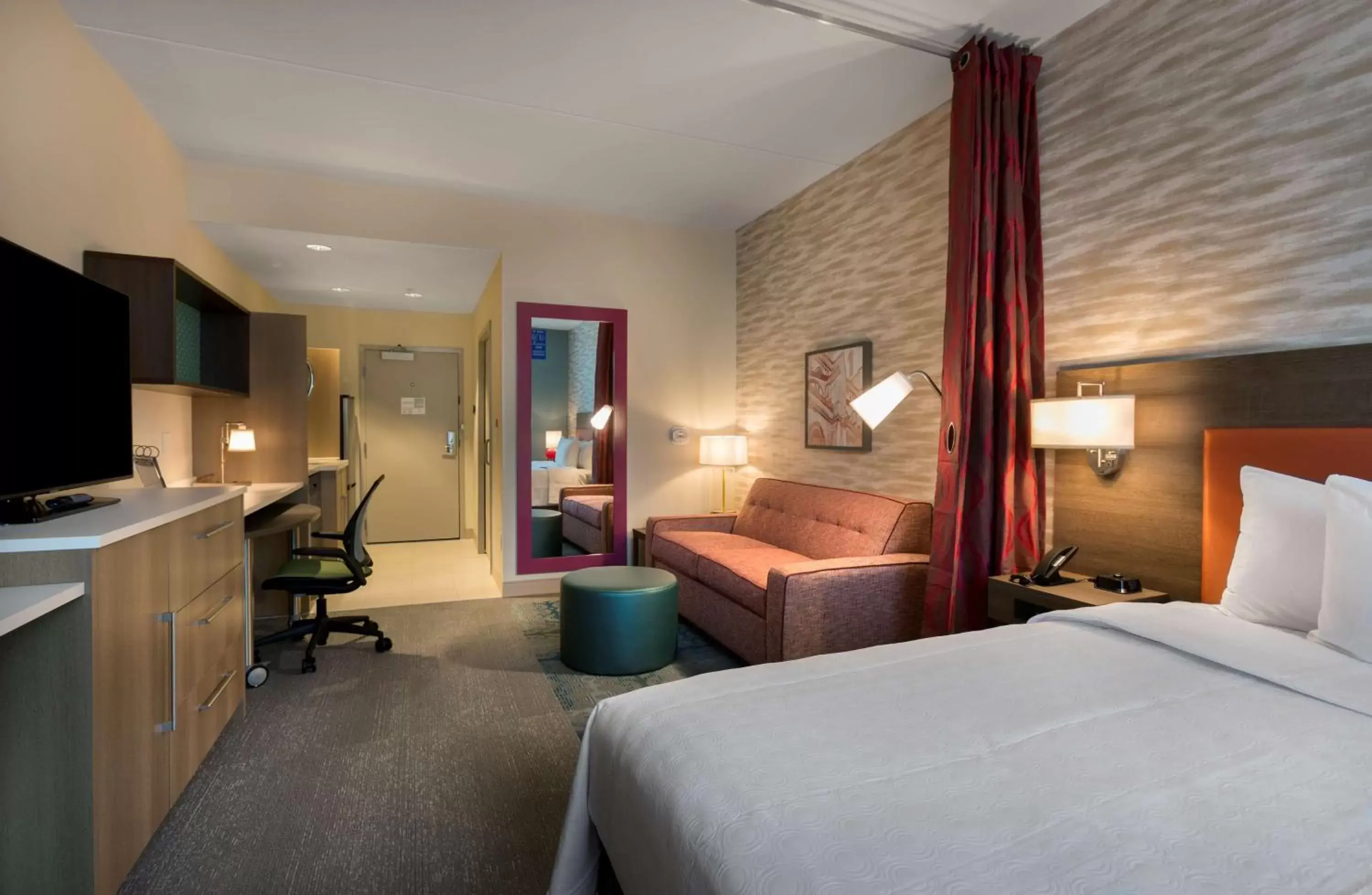 Living room, Bed in Home2 Suites By Hilton Charlotte Belmont, Nc Living room, Bed in Home2 Suites By Hilton Charlotte Belmont, Nc