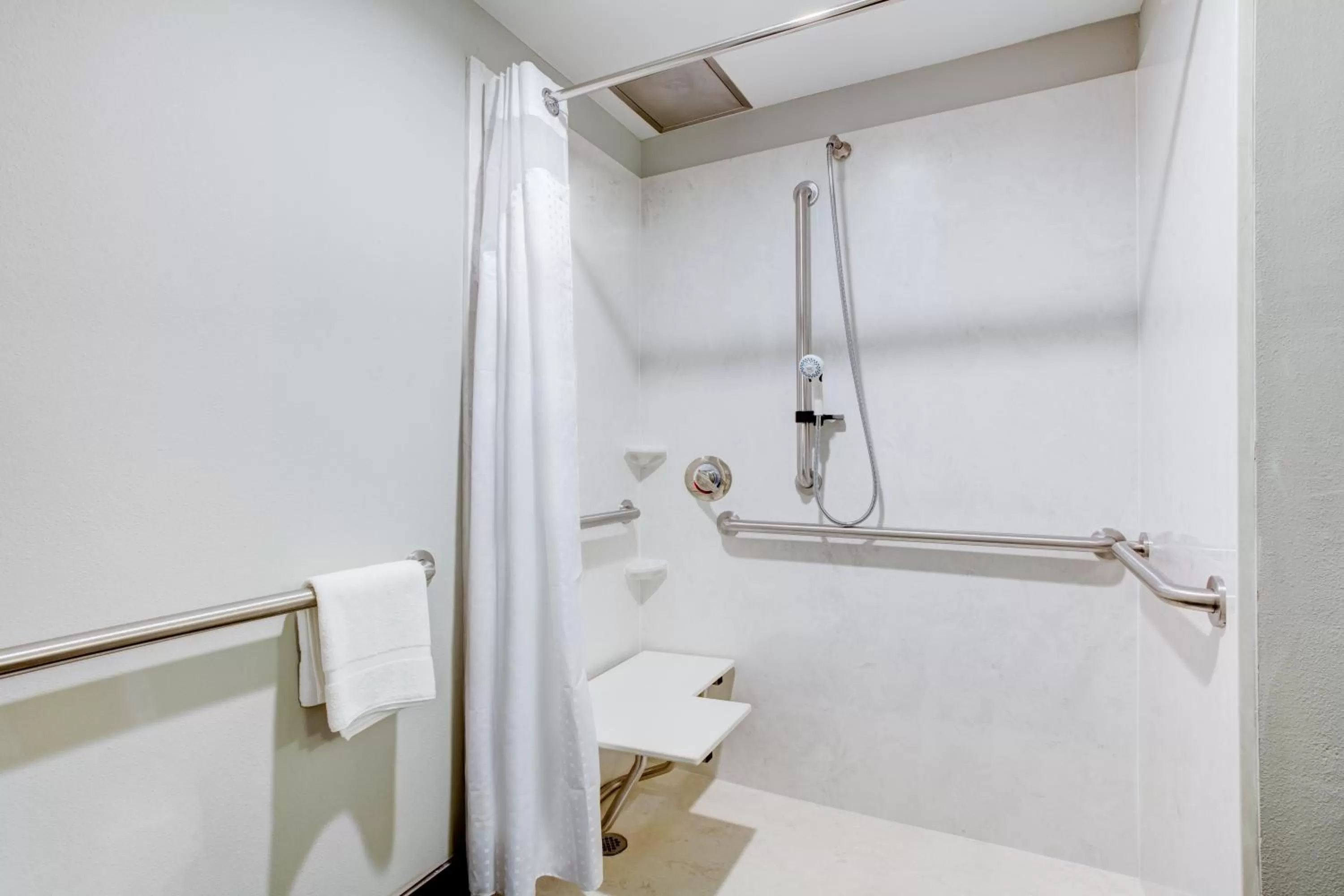 Photo of the whole room in Holiday Inn Lafayette North by IHG