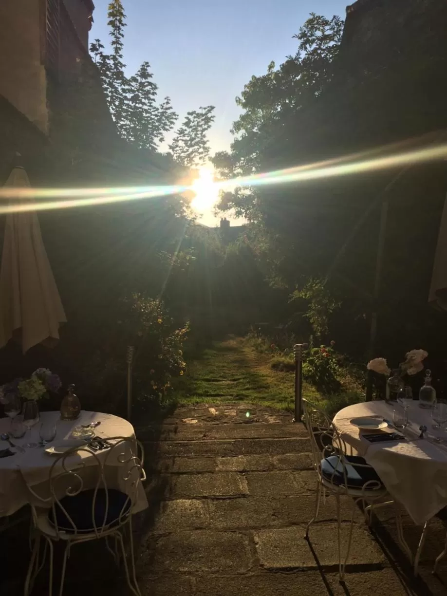 Patio in Le Jardin des Lys