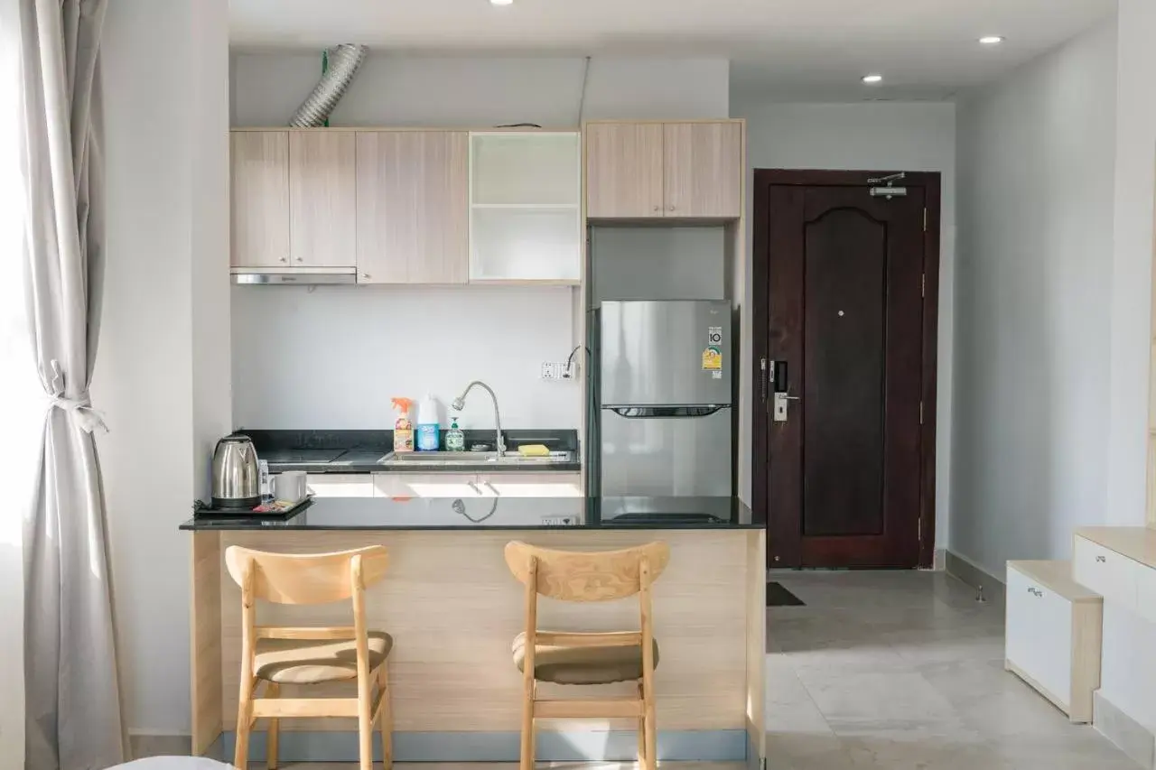 Dining area, Kitchen/Kitchenette in Residence 110 (Hotel and Apartments)