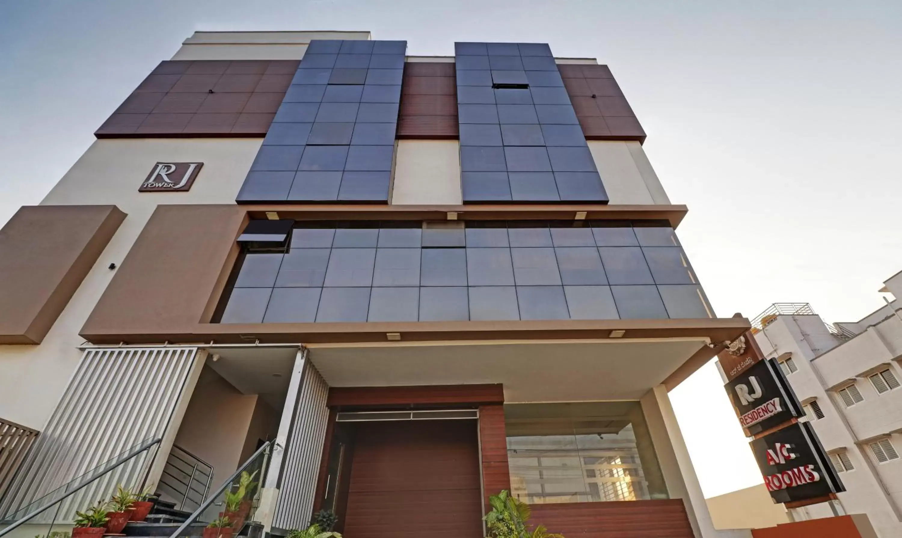 Property building in Treebo RJ Residency Property building in Treebo RJ Residency