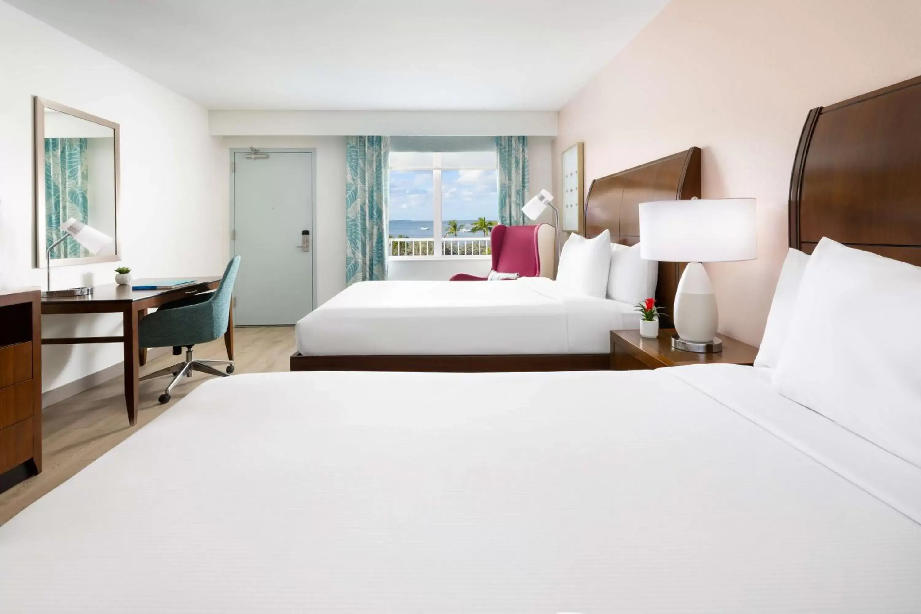 Bedroom, Bed in Hilton Garden Inn Key West / The Keys Collection