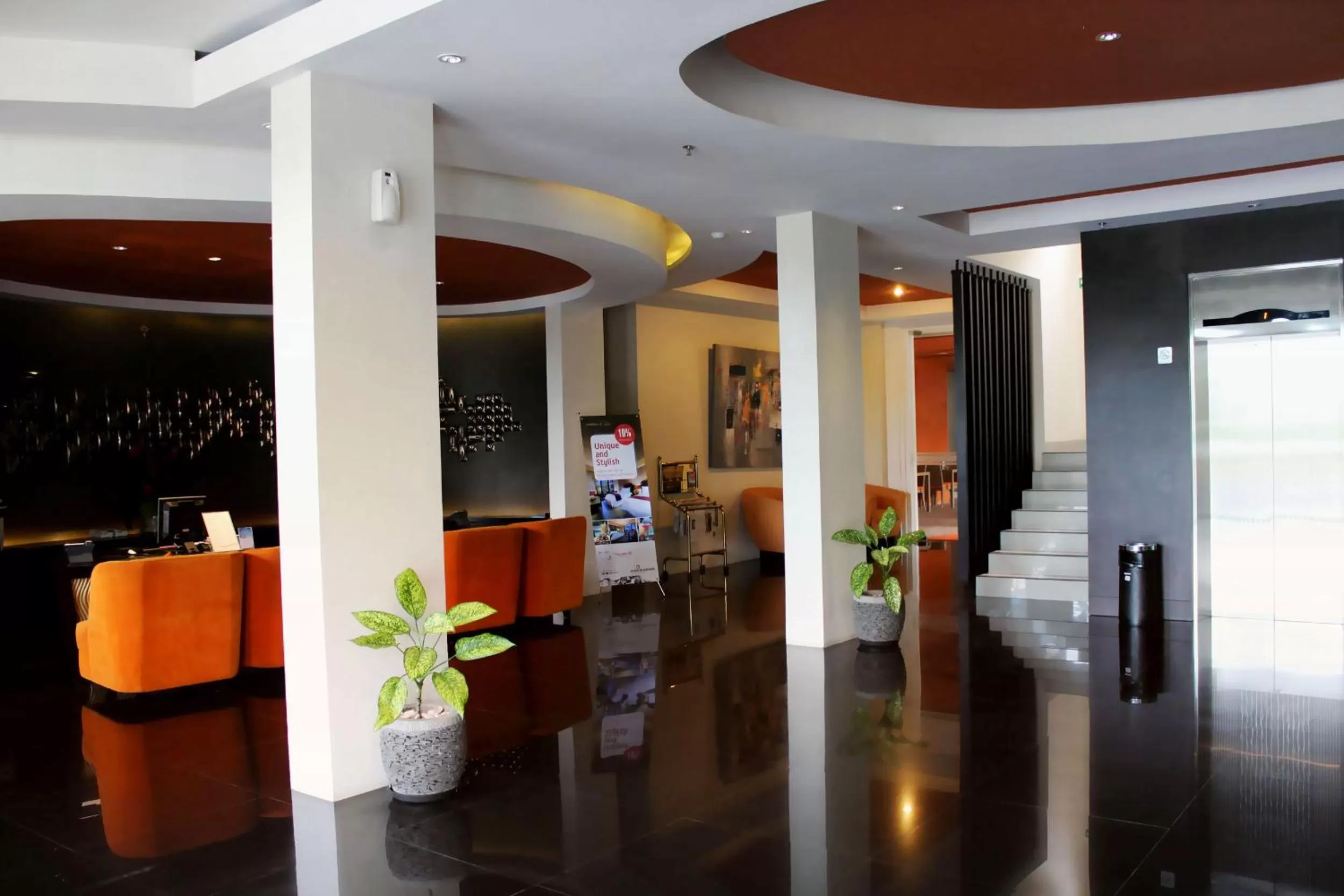 Lobby or reception in 100 Sunset Kuta Hotel & Ballroom