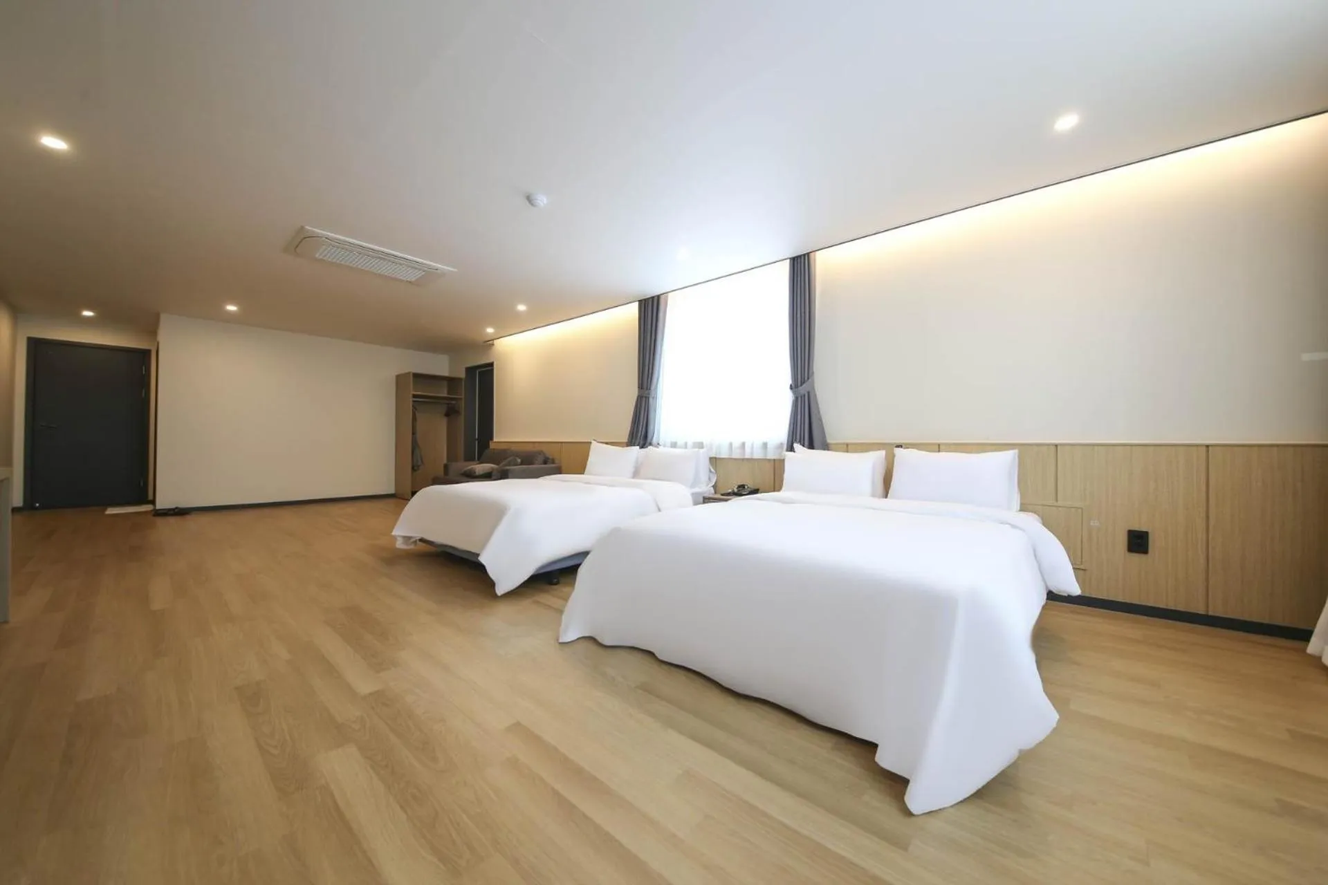 Bed in Benikea hotel