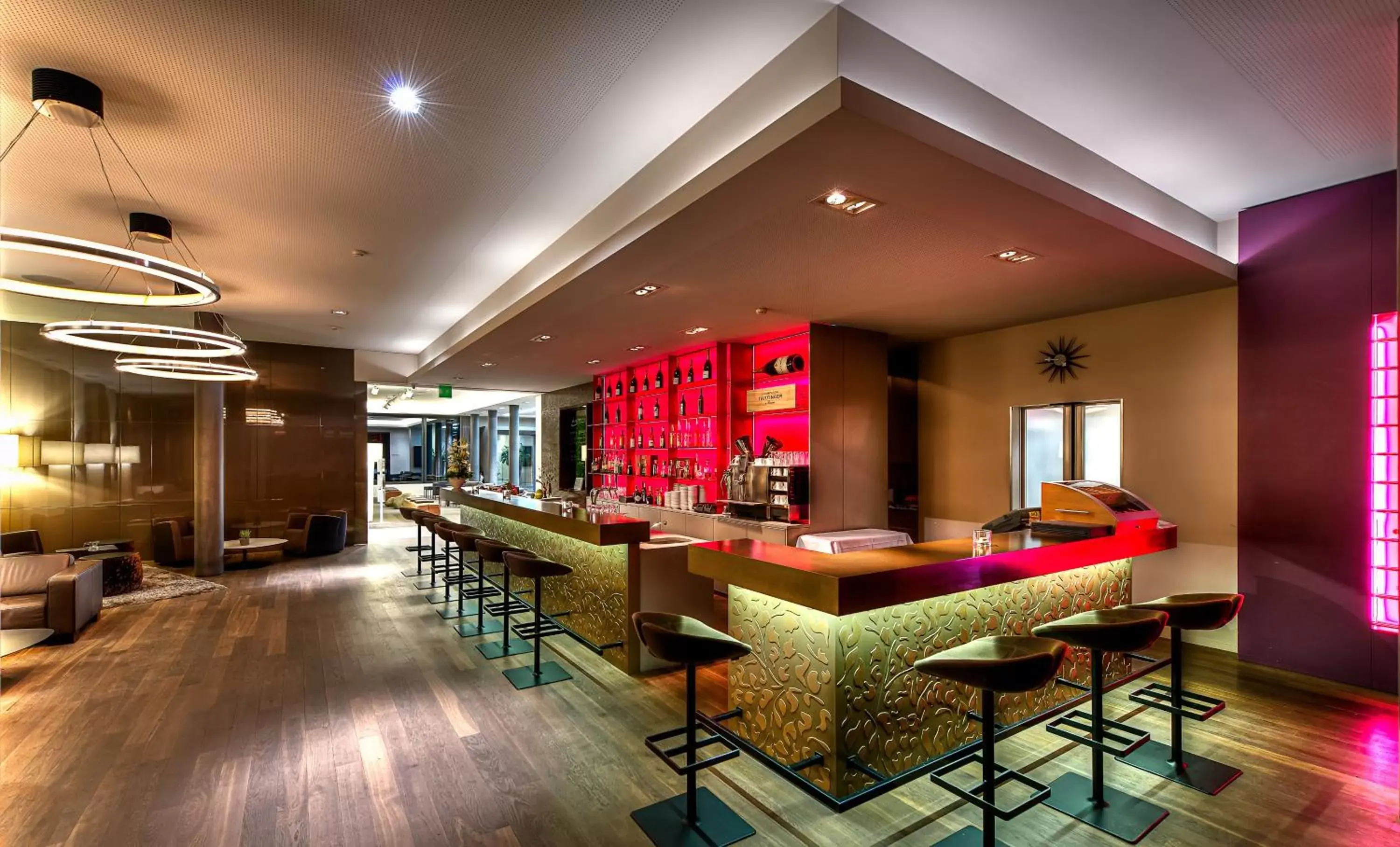 Lounge or bar, Restaurant/Places to Eat in Wellnesshotel Golf Panorama