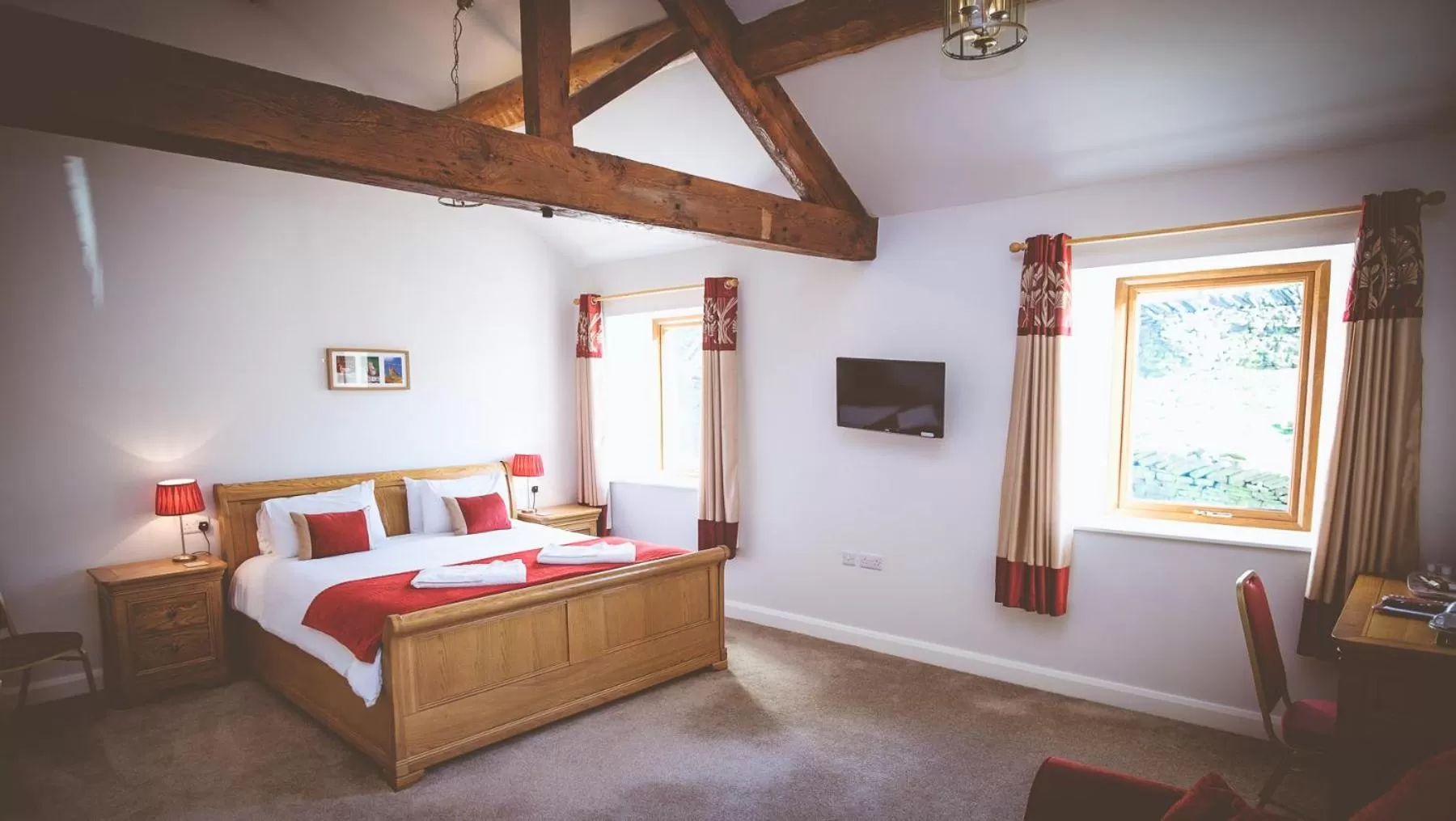 Photo of the whole room, Bed in Coddy's Farm