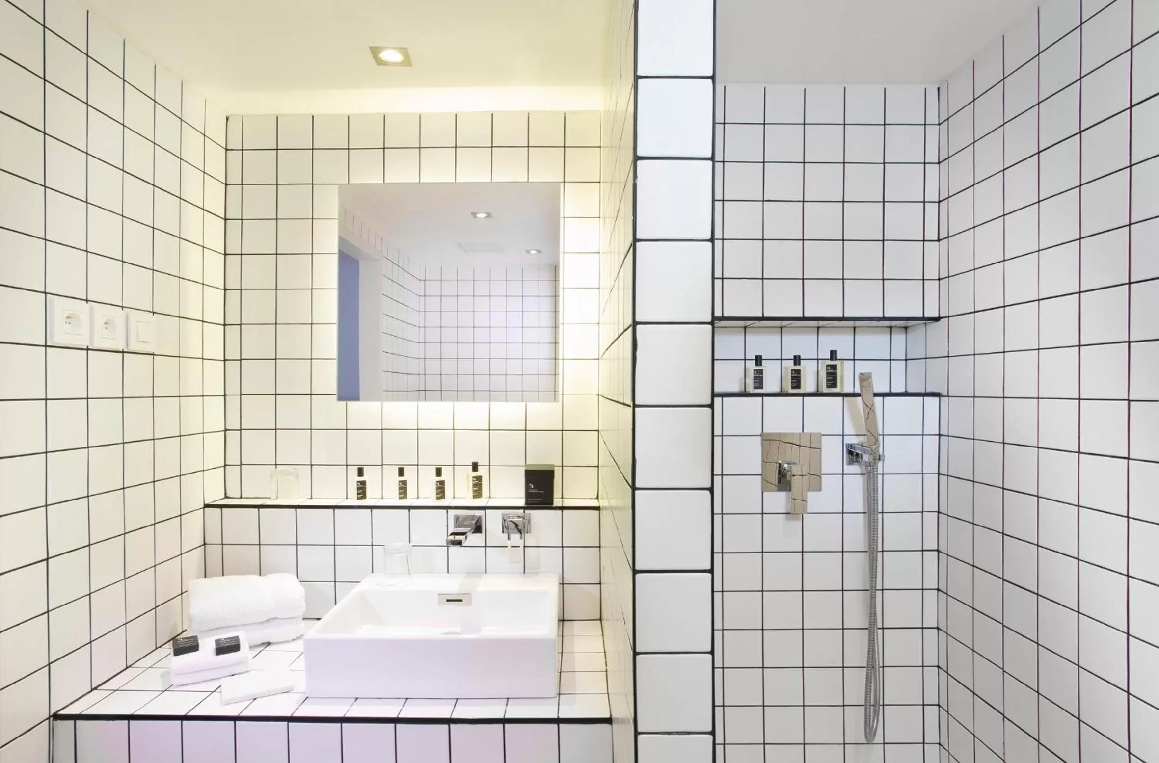 Bathroom in La Maison Champs Elysées