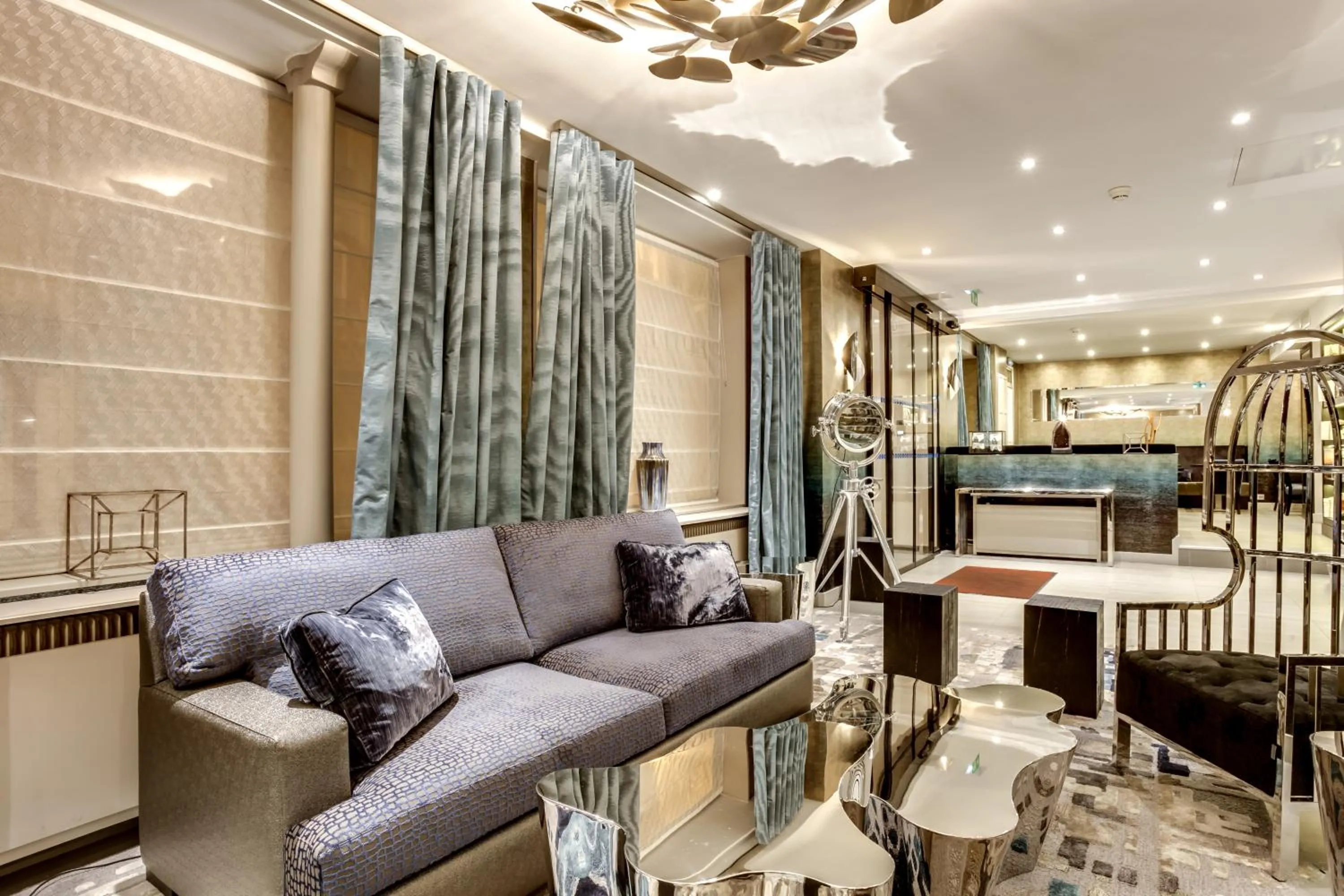 Lobby or reception in Hotel d'Amiens