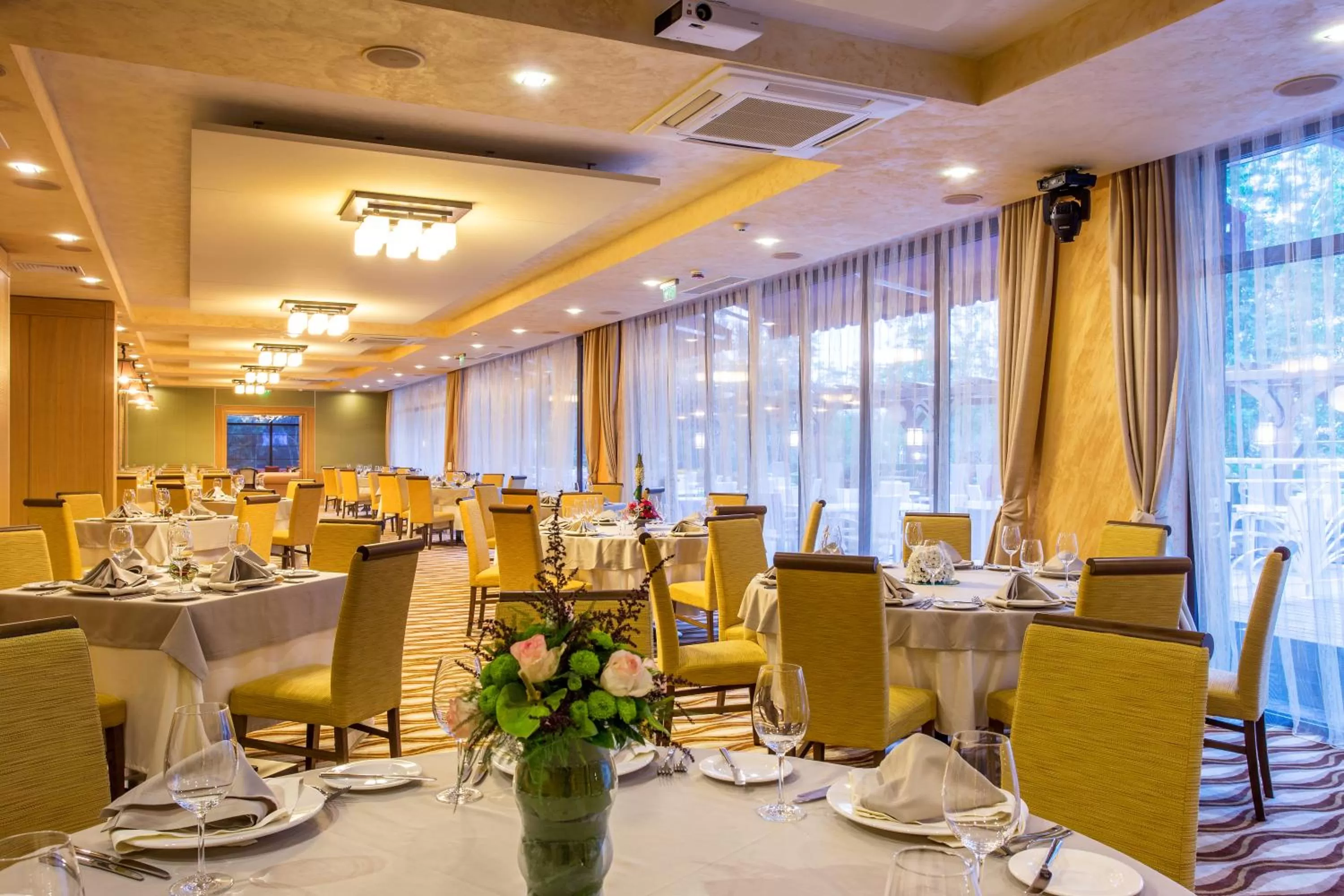 Restaurant/places to eat in Landmark Creek Hotel Plovdiv