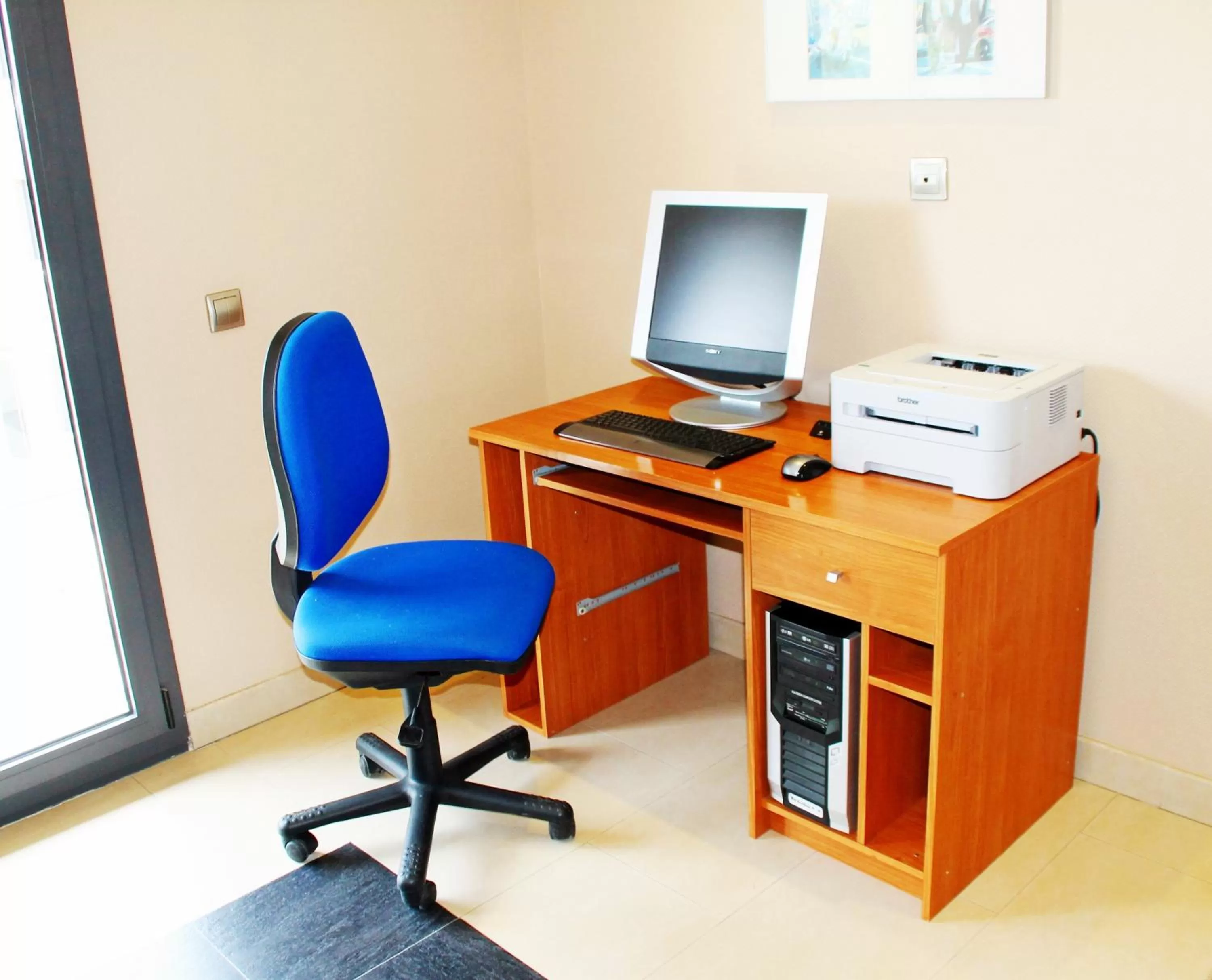 Business facilities, TV/Entertainment Center in Apartahotel Ribera