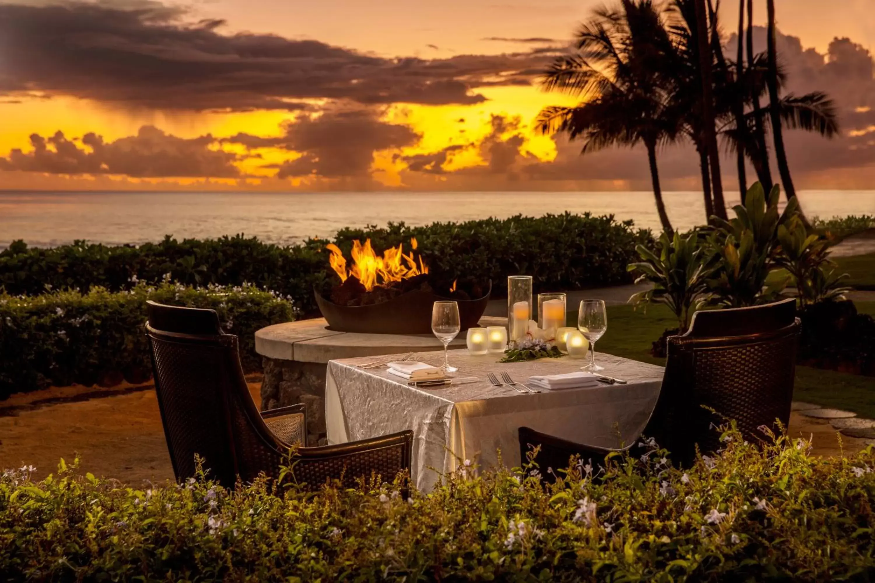 Beach, Restaurant/Places to Eat in Sheraton Kauai Resort