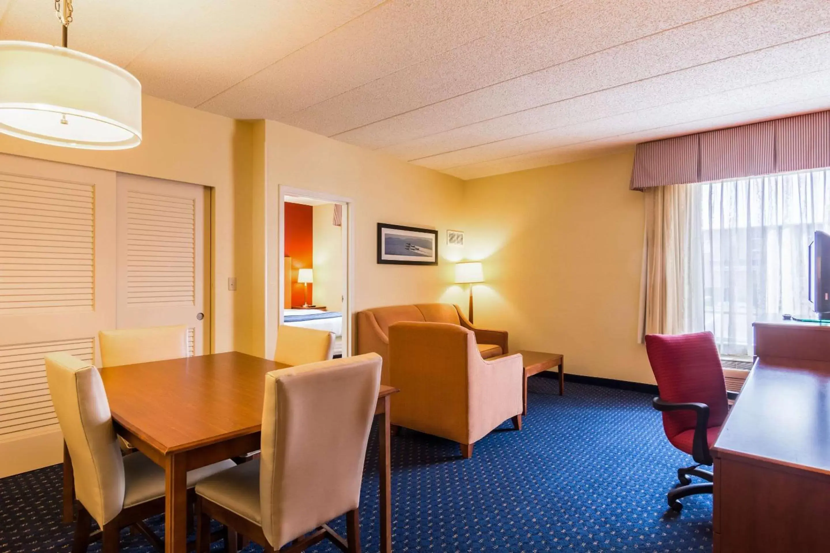 Photo of the whole room in Comfort Inn Washington DC Joint Andrews AFB