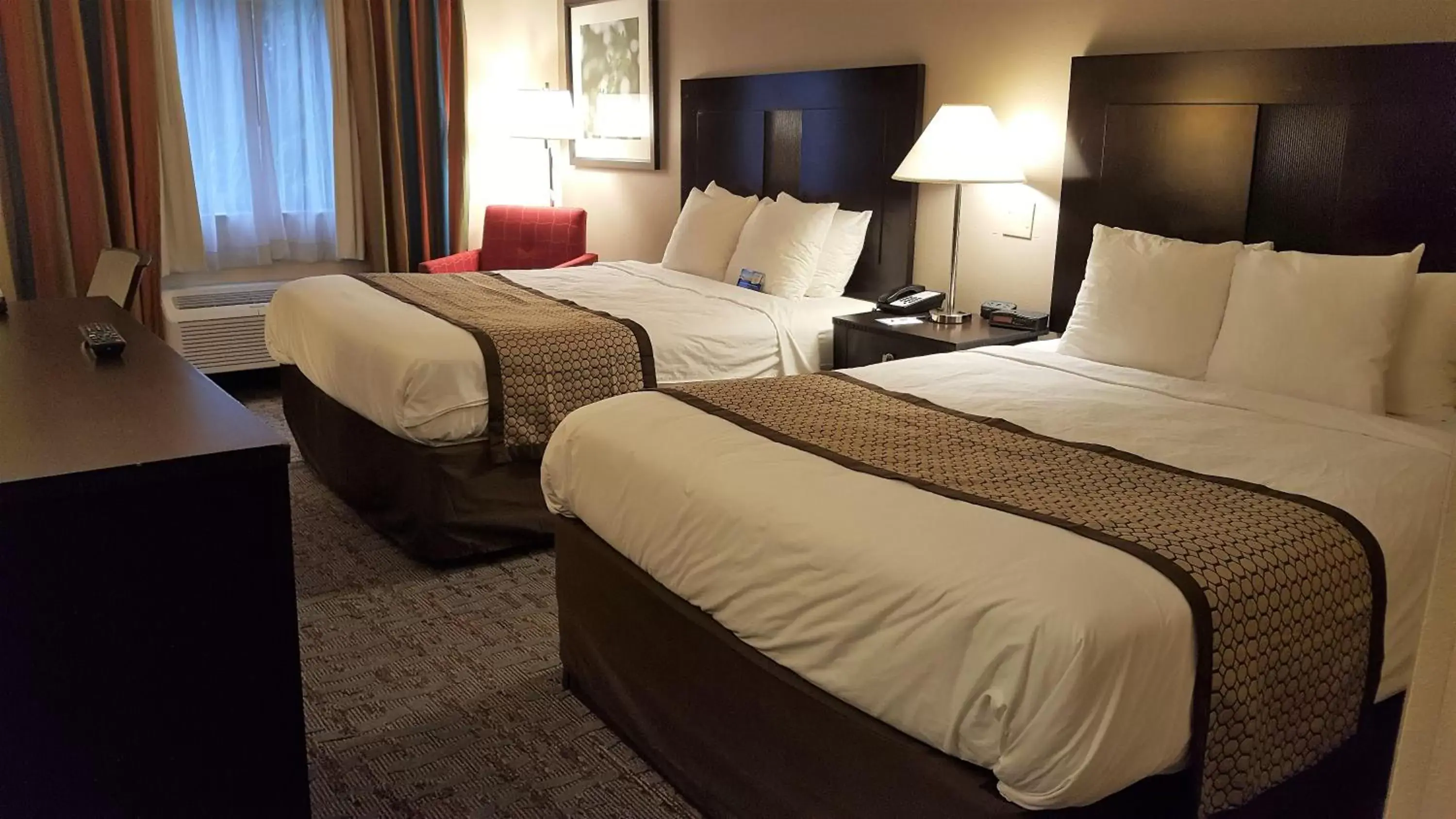 Bedroom, Bed in Baymont by Wyndham Belleville Airport Area Free Airport Shuttle