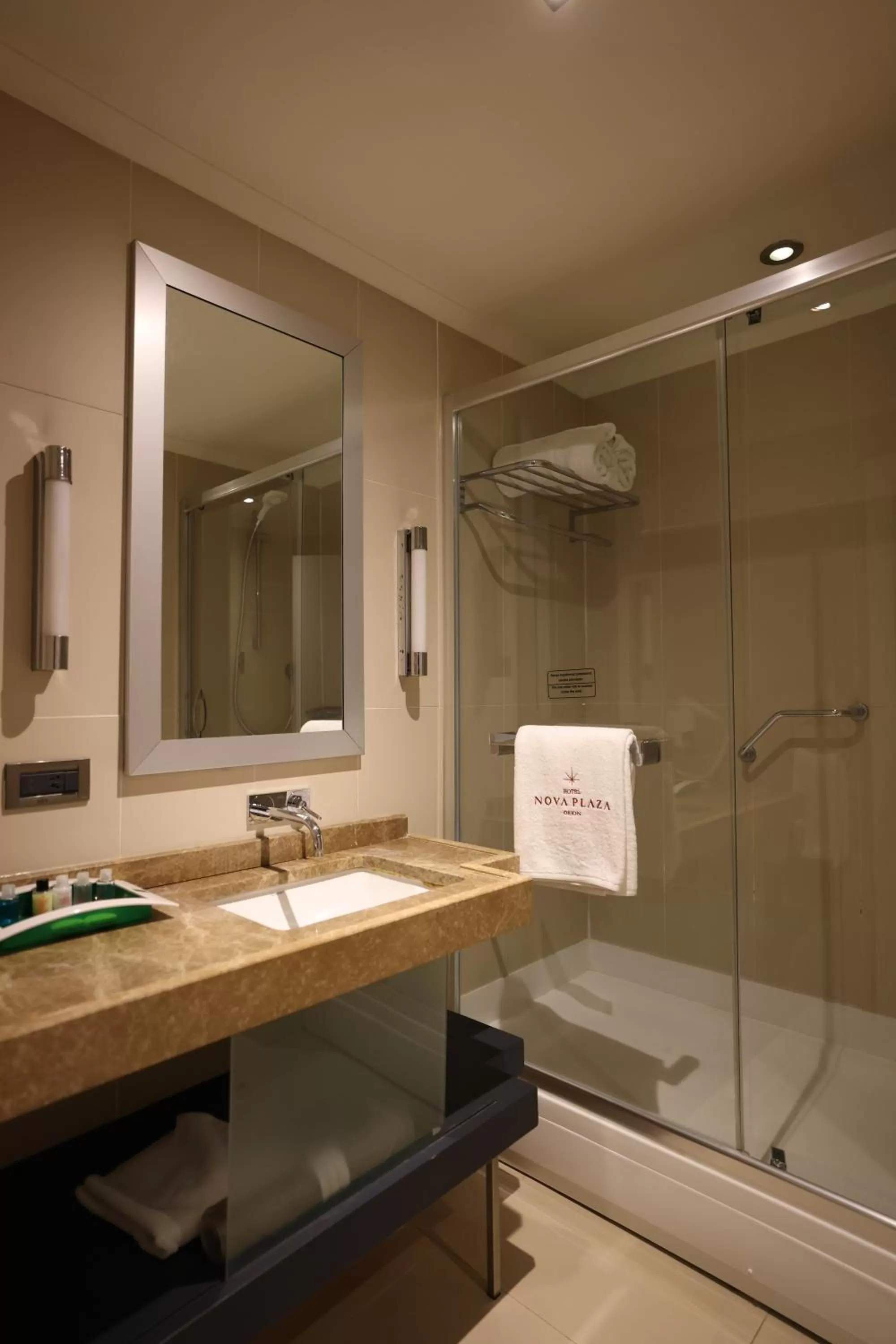 Bathroom in Nova Plaza Prime Hotel