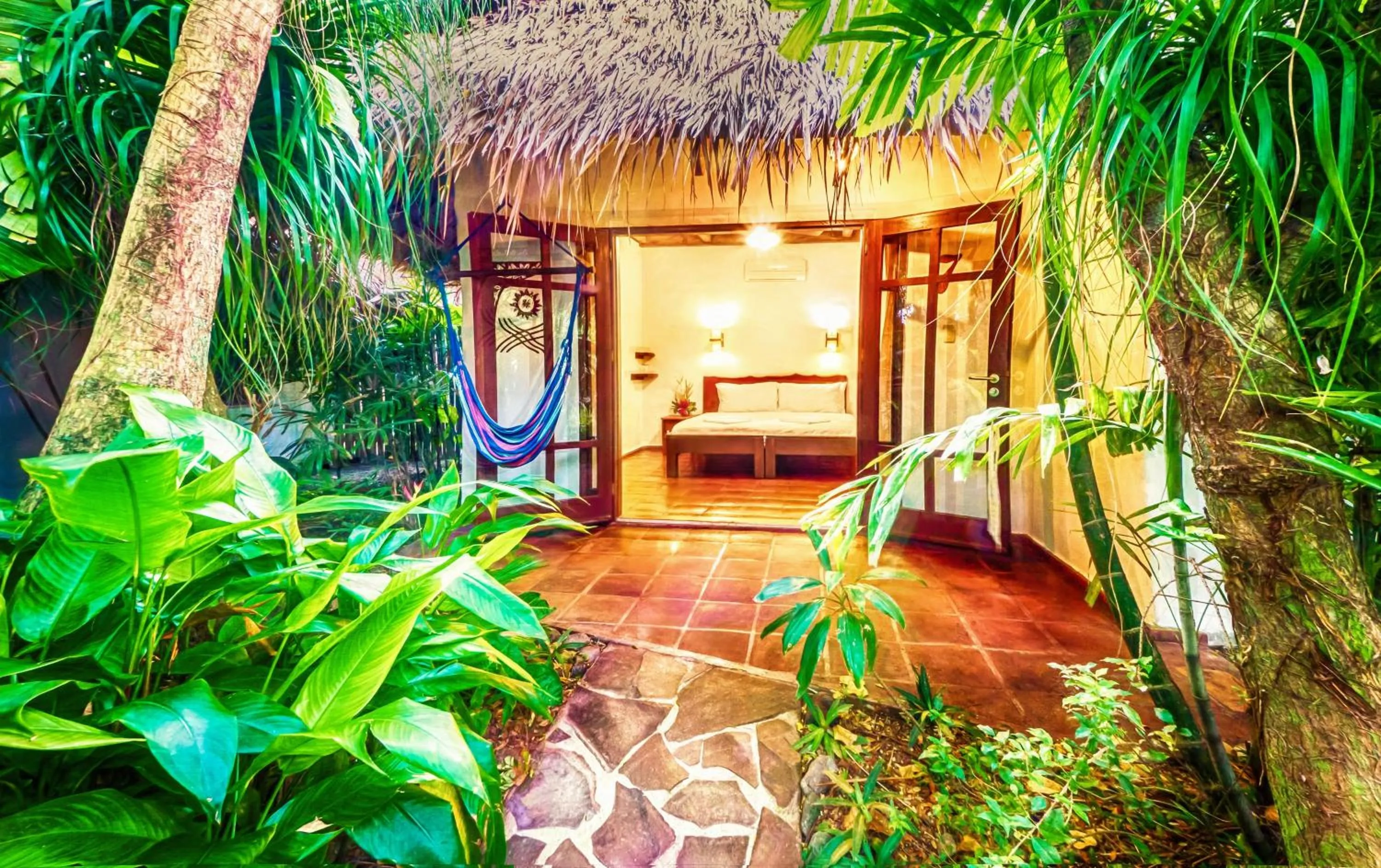 Deluxe Double Room in Atlantis Dive Resort Dumaguete