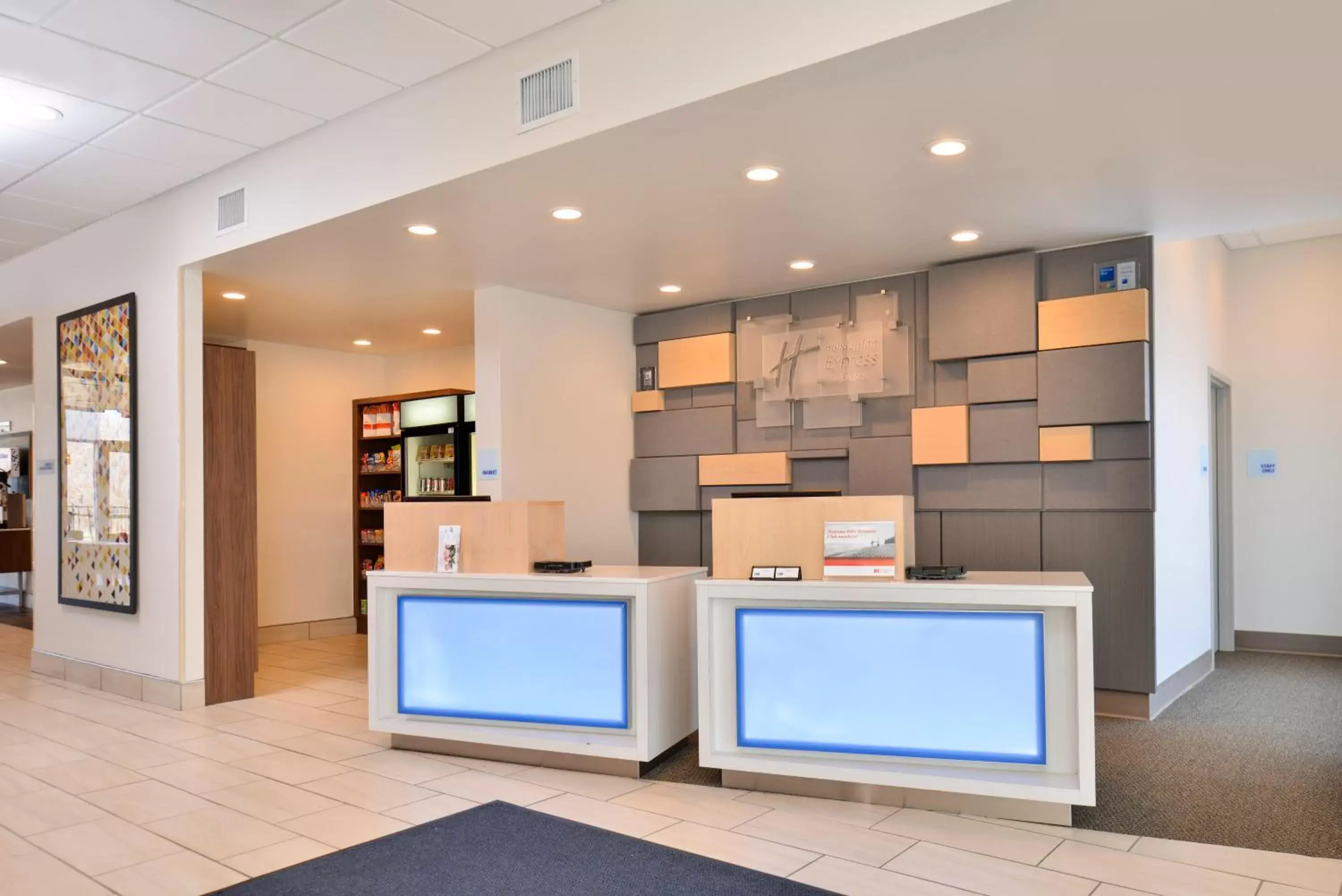 Property building in Holiday Inn Express & Suites Farmington Hills - Detroit, an IHG Hotel