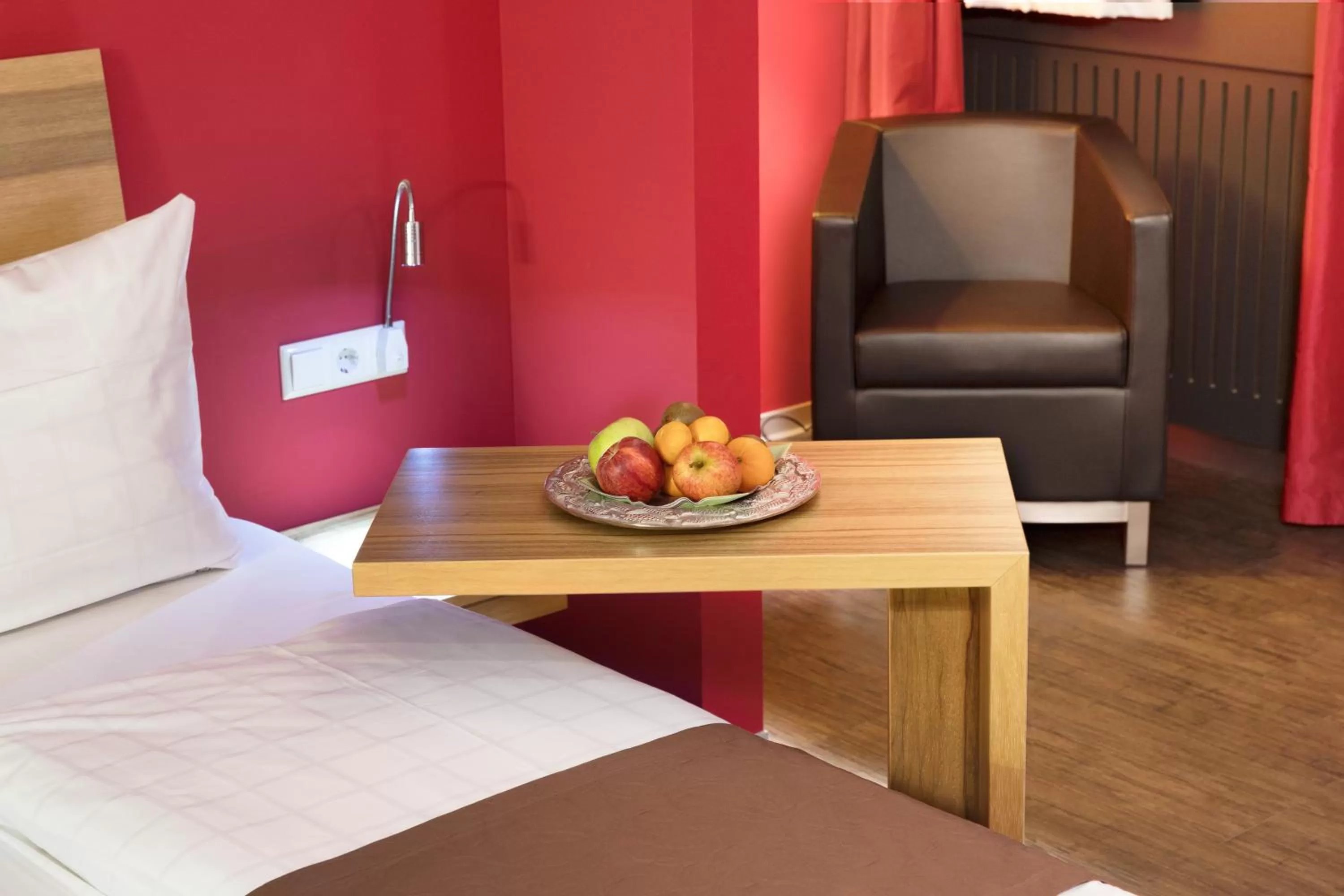 Photo of the whole room, Bed in AMH Airport-Messe-Hotel Stuttgart