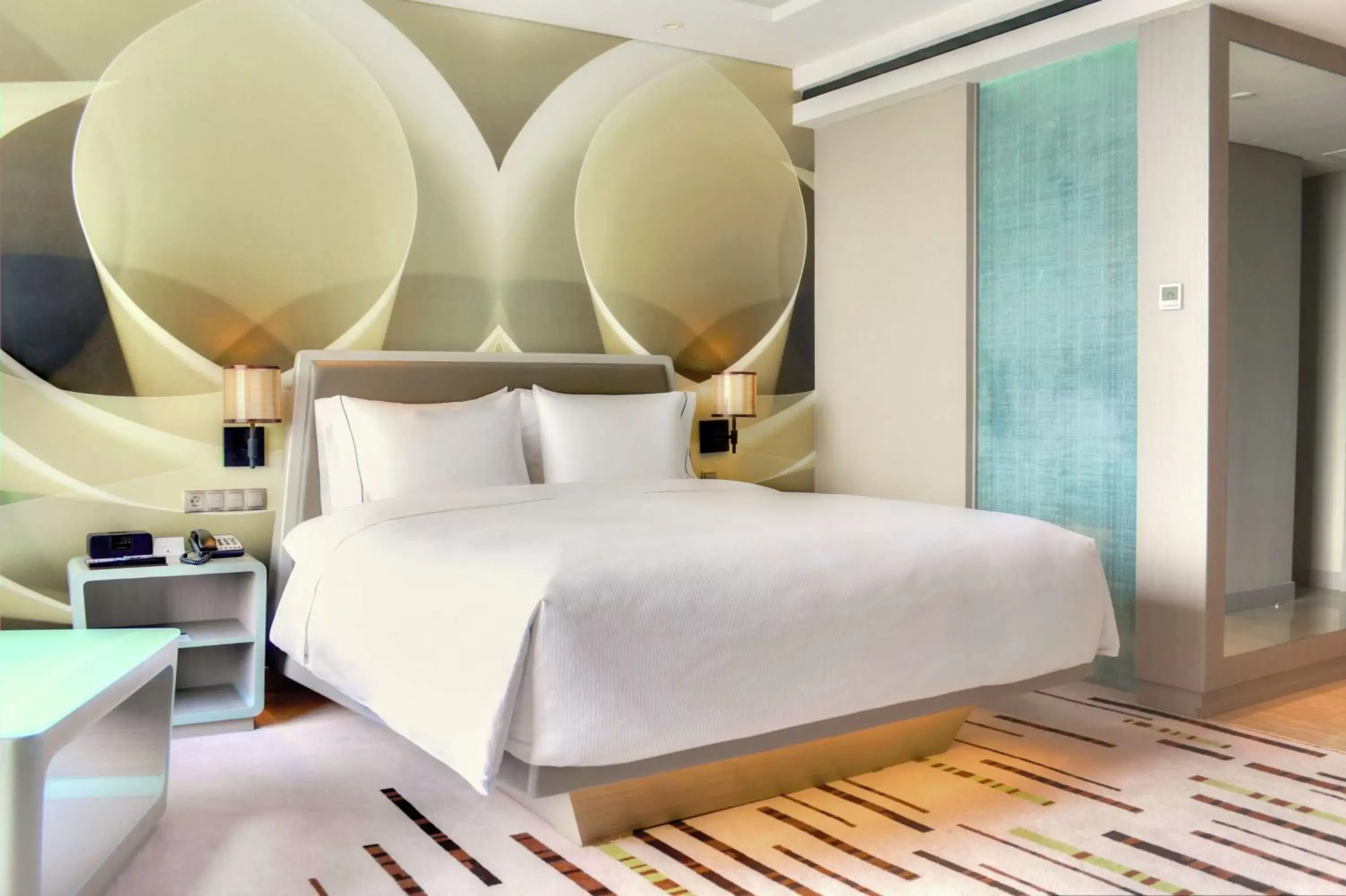 Bed in DoubleTree by Hilton Jakarta - Diponegoro