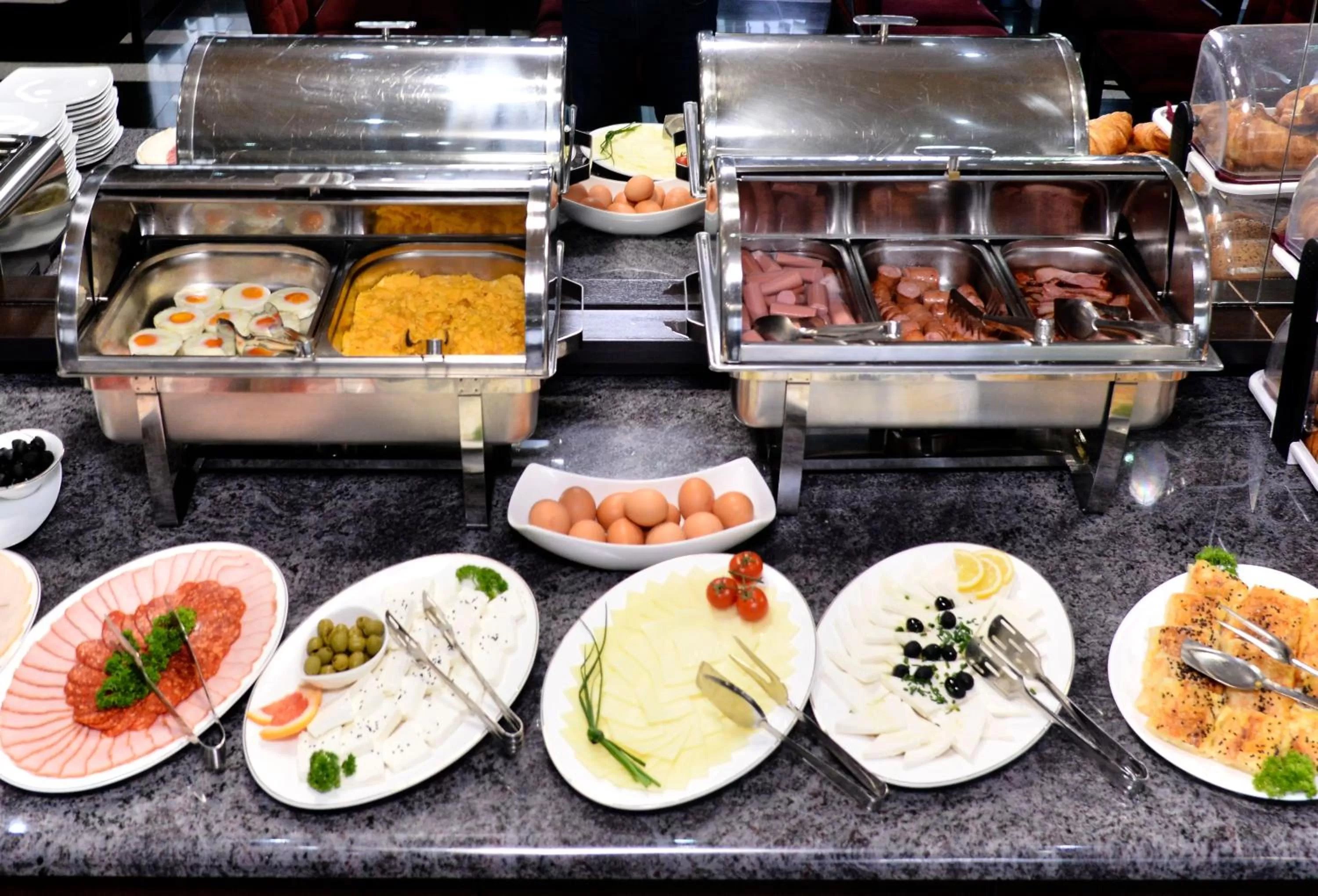 Restaurant/places to eat in Prezident Hotel