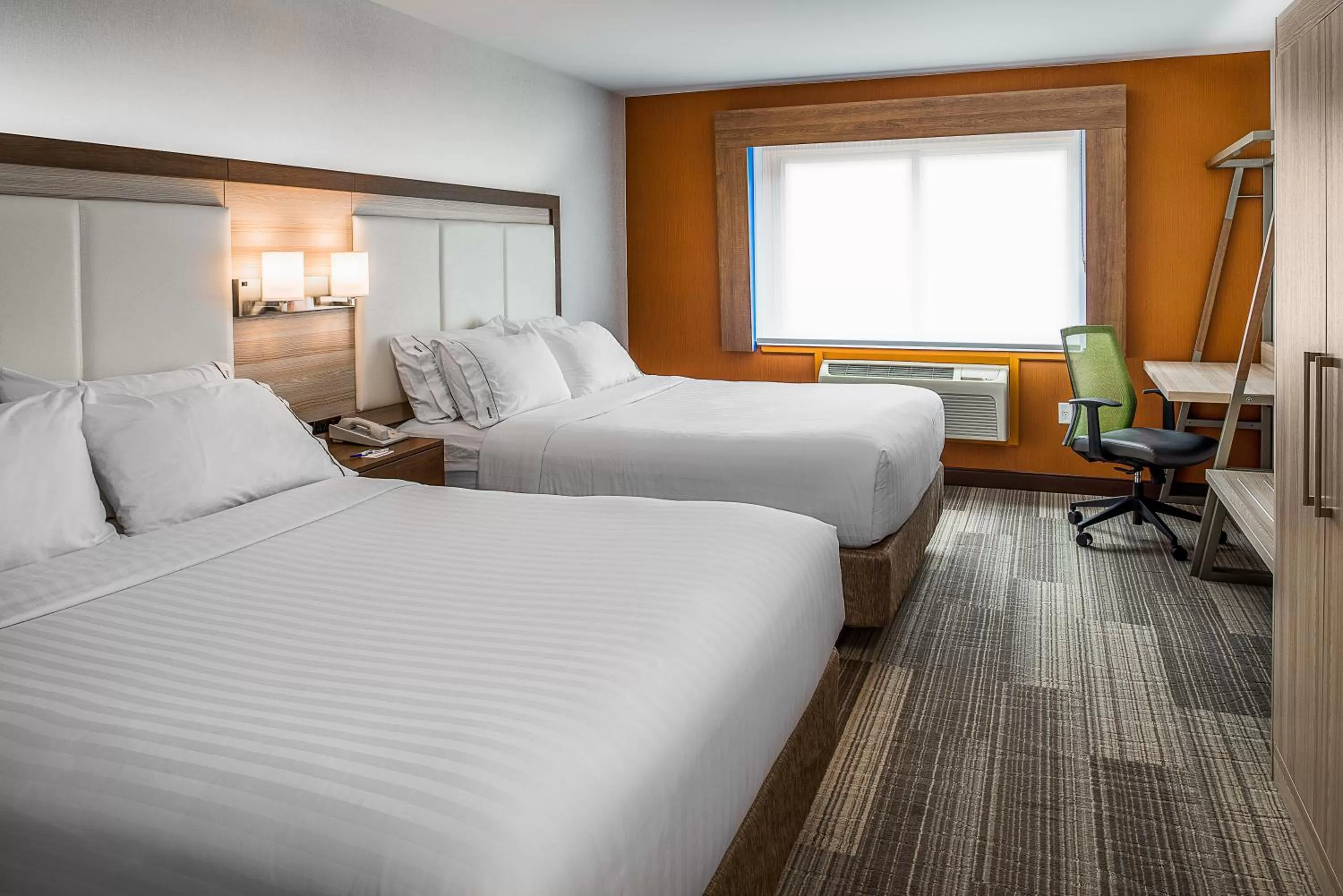 Photo of the whole room, Bed in Holiday Inn Express & Suites Halifax - Bedford by IHG