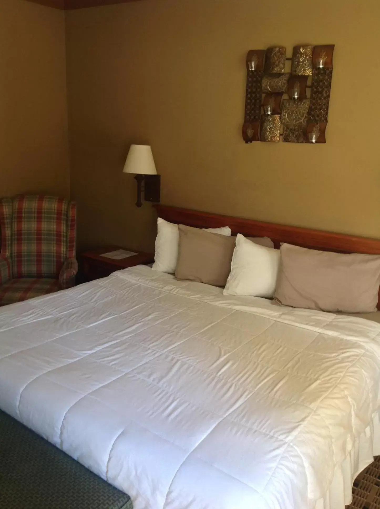 Bed in Qualla Cabins and Motel Cherokee near Casino