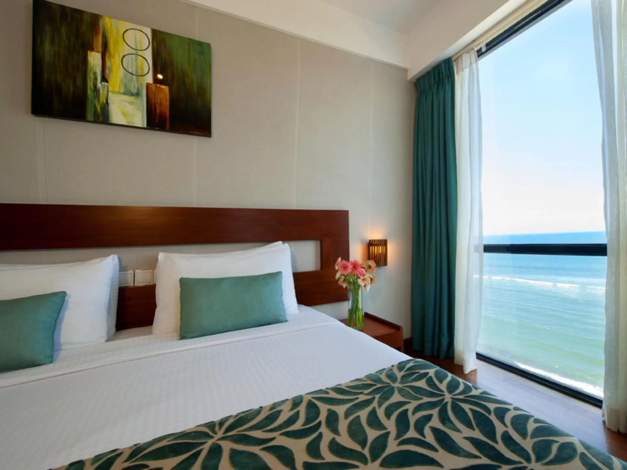Bedroom, Bed in The Ocean Colombo - Guaranteed Sea View Rooms