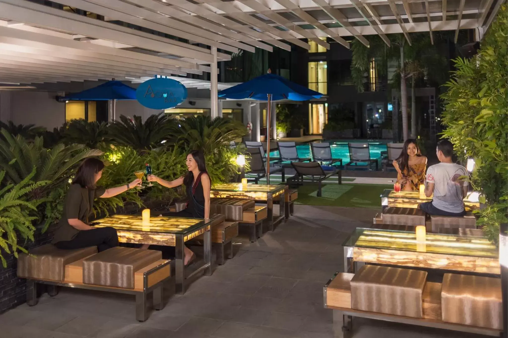 Lounge or bar, Restaurant/Places to Eat in Solitaire Bangkok Sukhumvit 11
