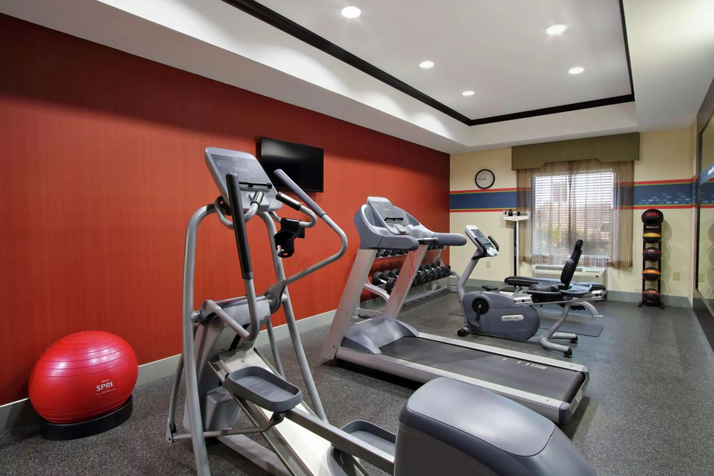 Fitness centre/facilities in Hampton Inn & Suites Buffalo