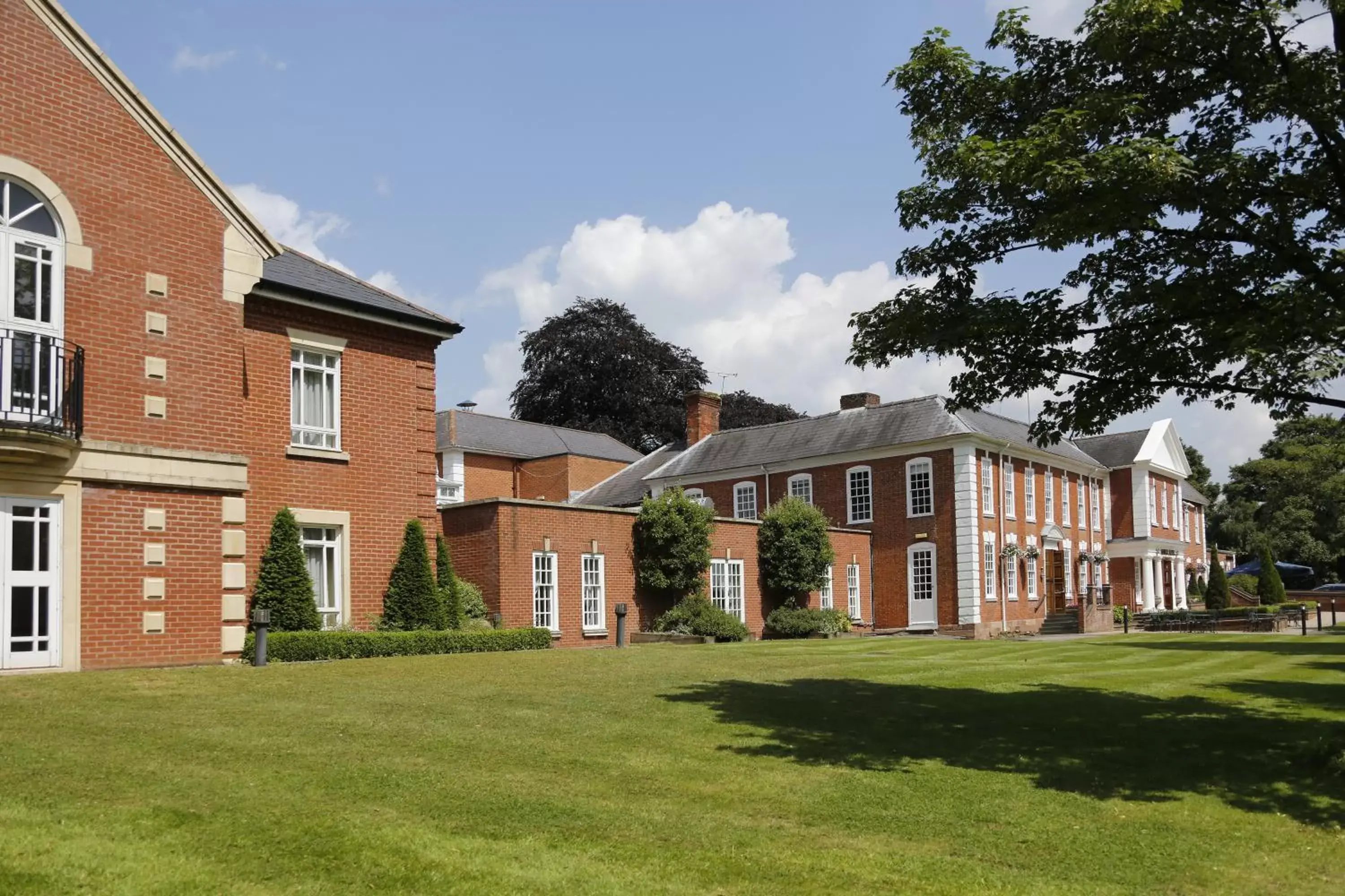 Facade/entrance in Manor Hotel Solihull, BW Signature Collection Facade/entrance in Manor Hotel Solihull, BW Signature Collection