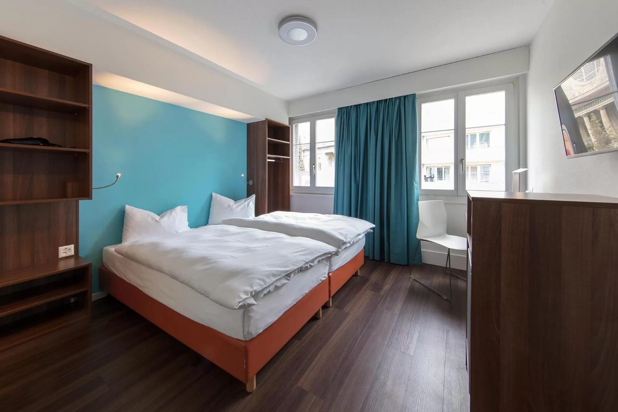 Photo of the whole room in Royal Hotel Zurich