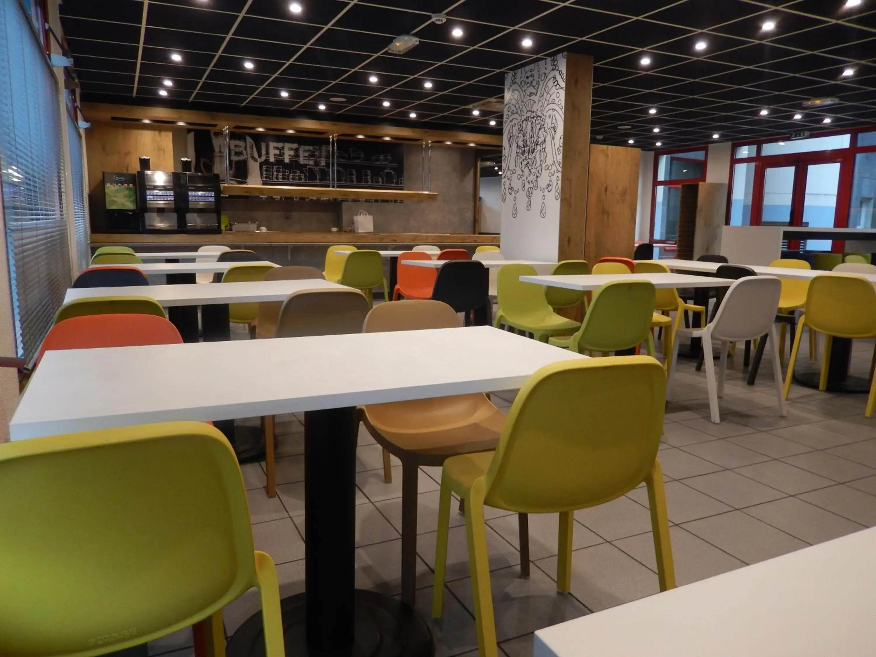 Restaurant/Places to Eat in ibis budget Paris Porte d Italie Est