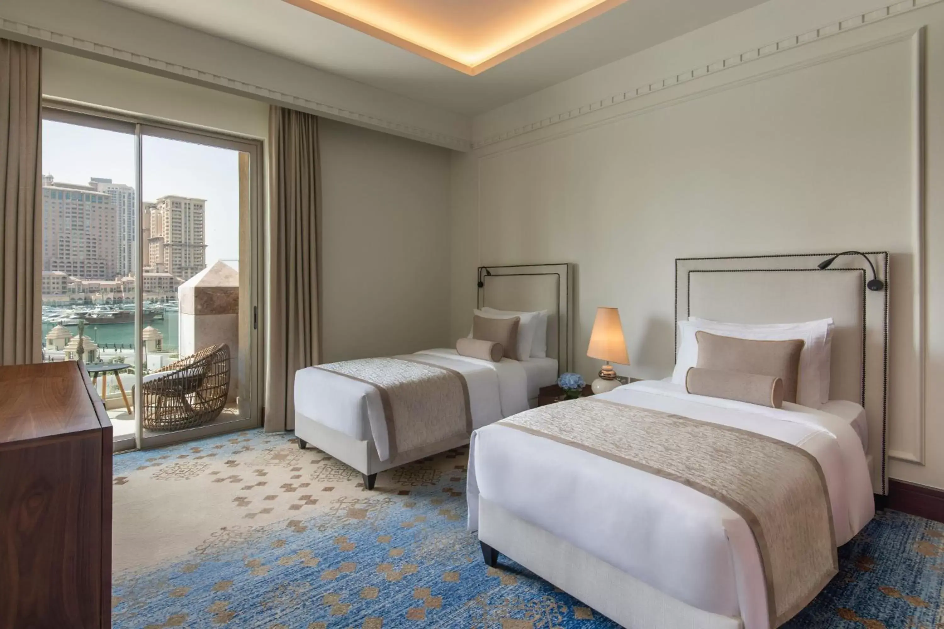 Bedroom, Bed in The St Regis Marsa Arabia Island, The Pearl Qatar