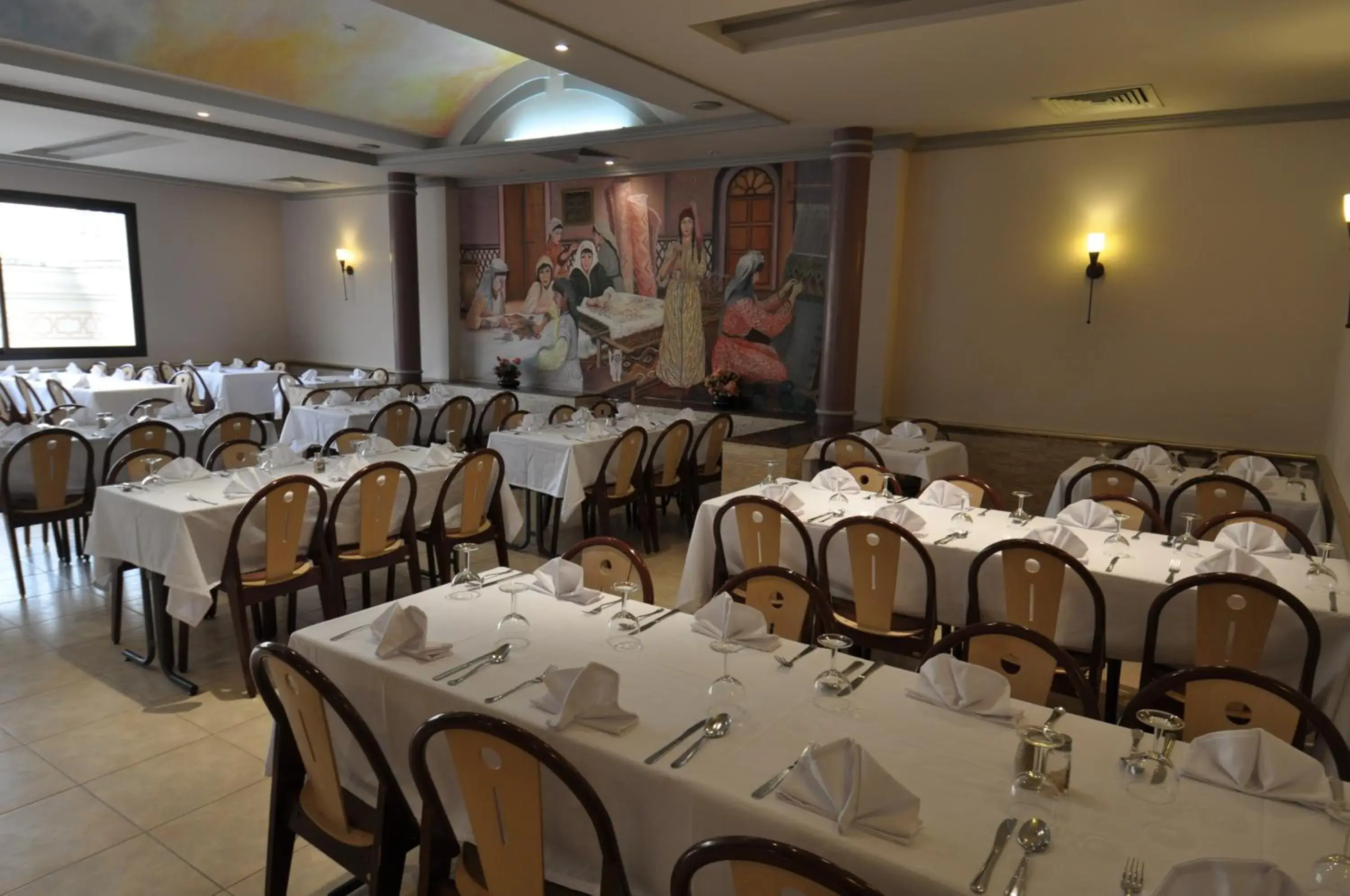 Restaurant/Places to Eat in Hôtel Wassim