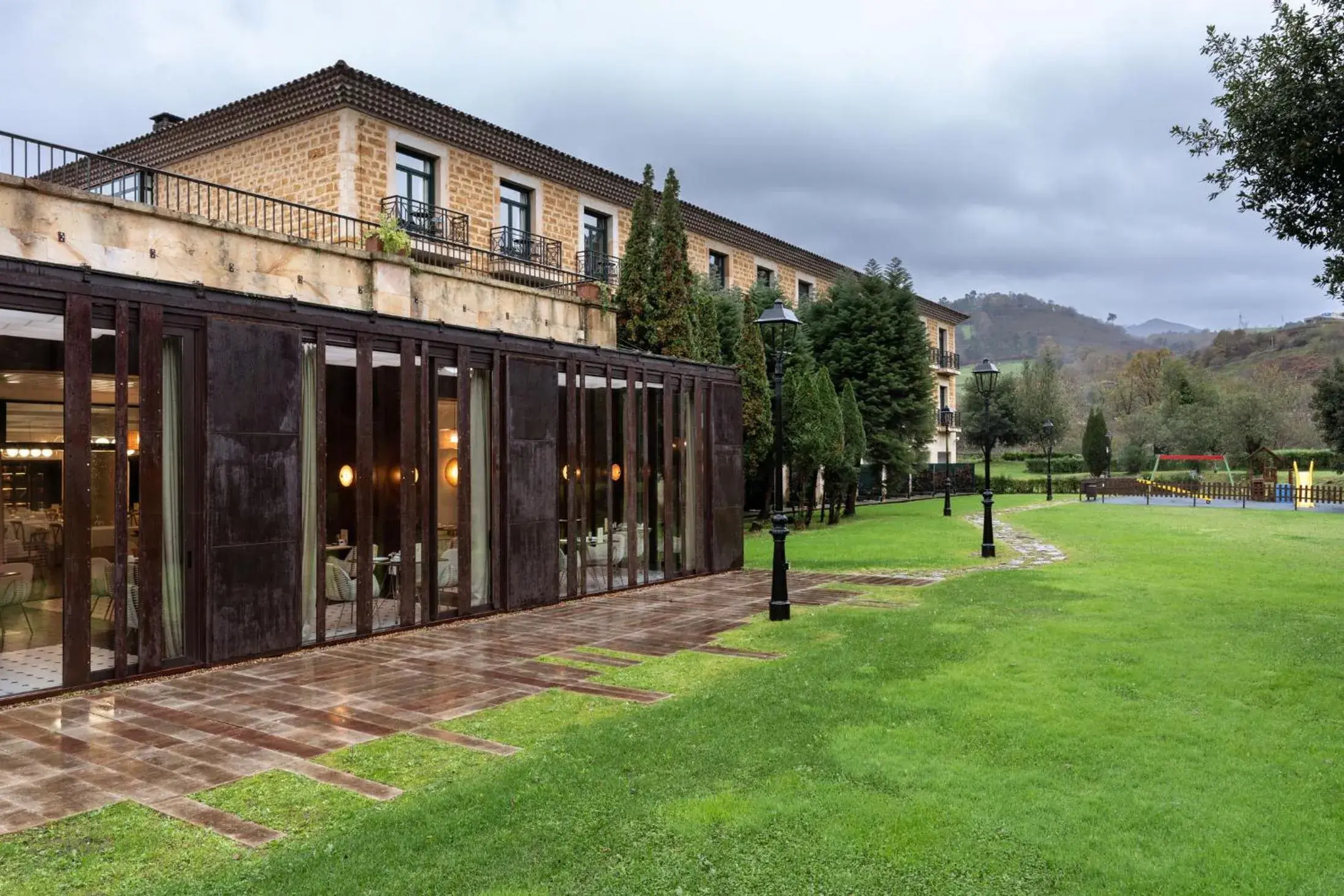 Restaurant/places to eat, Property Building in Parador de Cangas de Onís